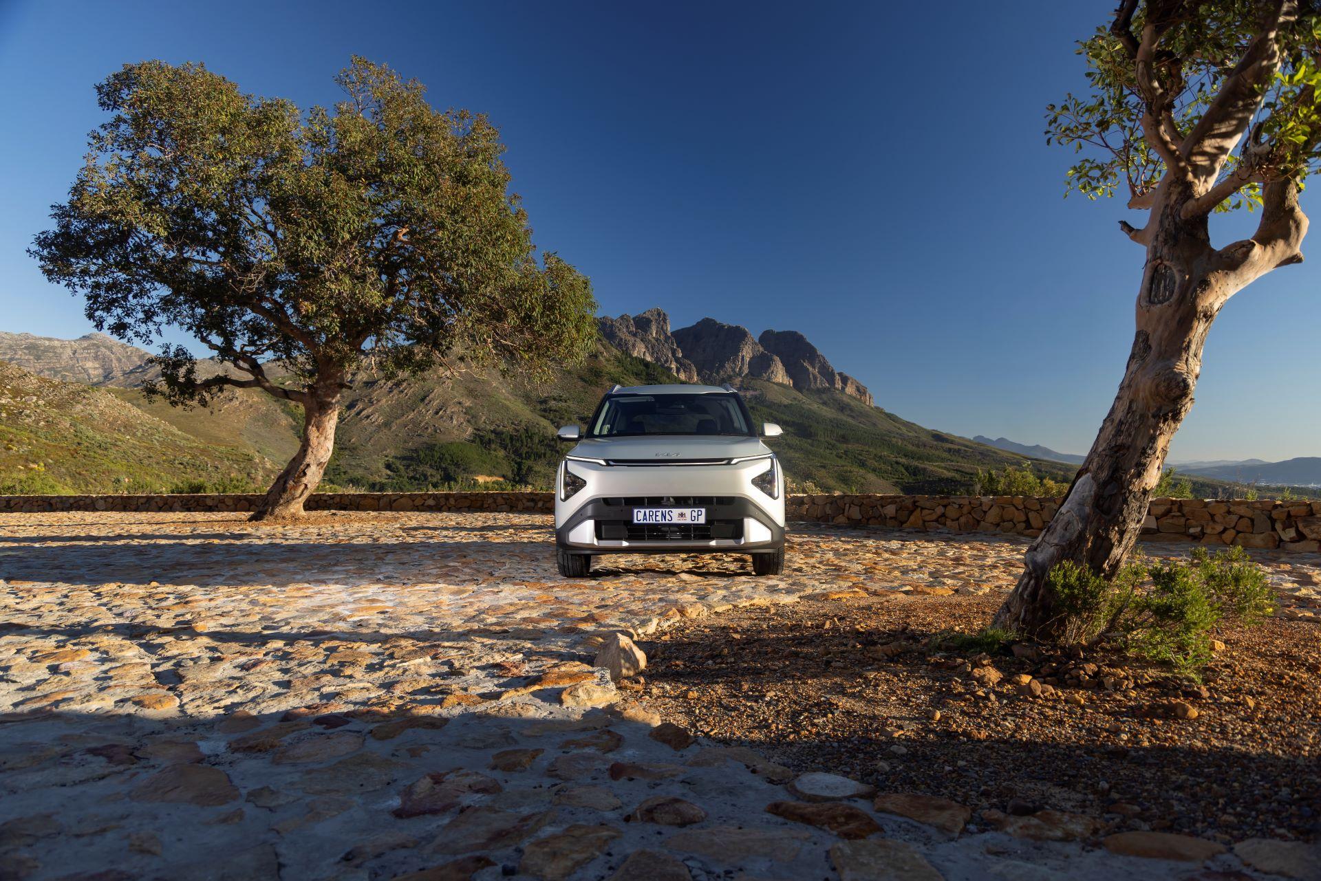 Kiacarensseven seaterblendsstyleandpracticality 6