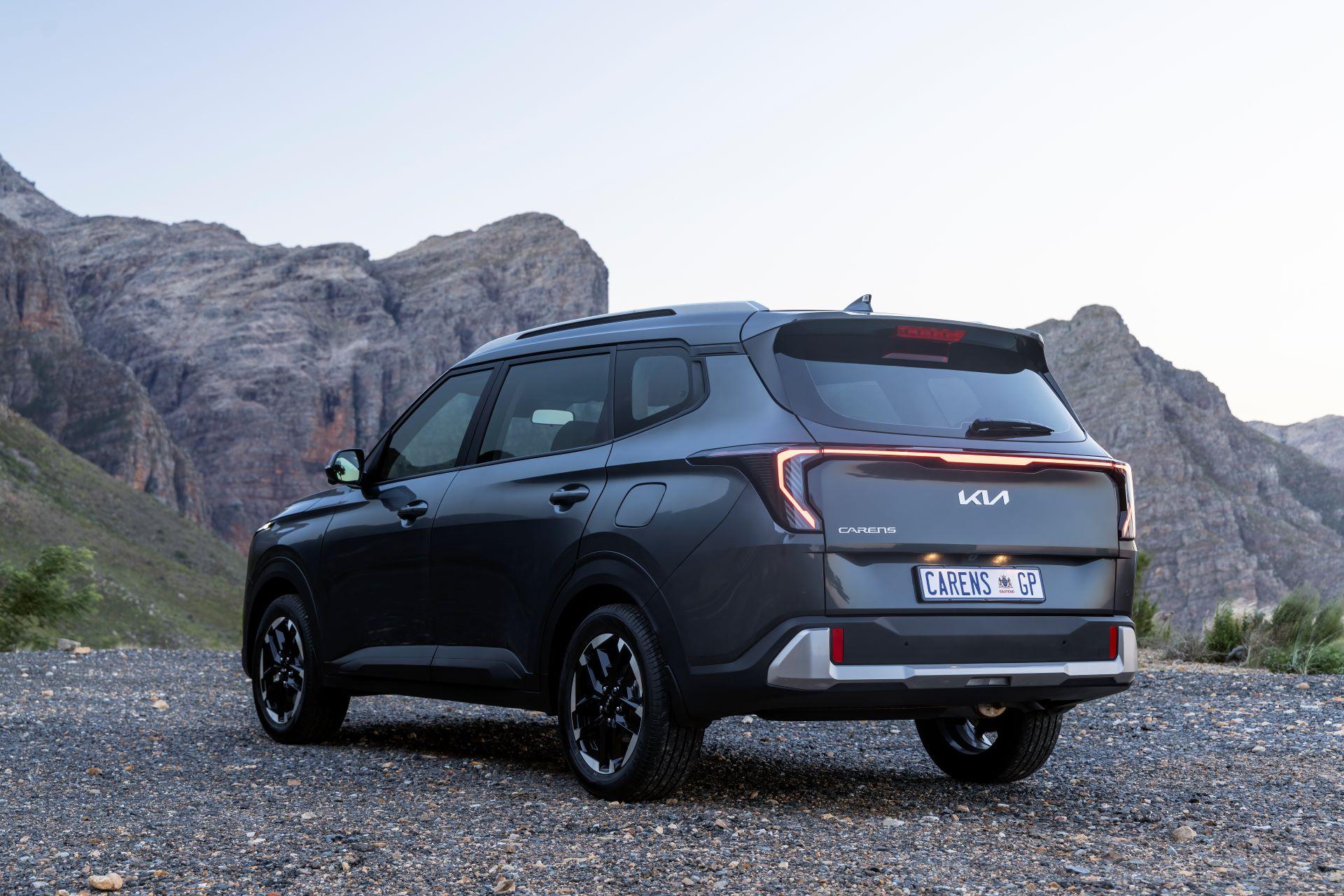 Kiacarensseven seaterblendsstyleandpracticality 1