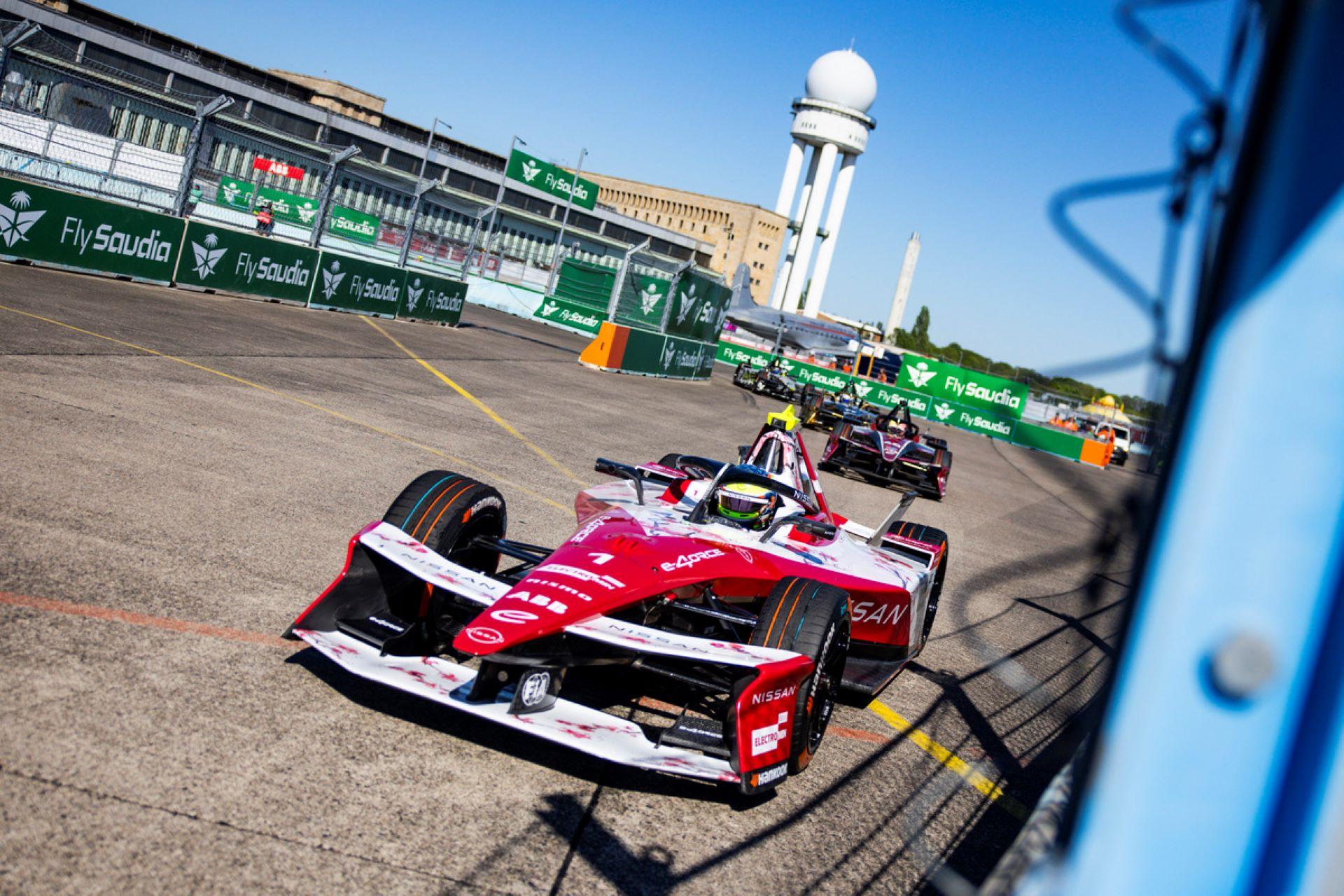Nissanformulaeteamtargetsmomentuminmonacostreets 1