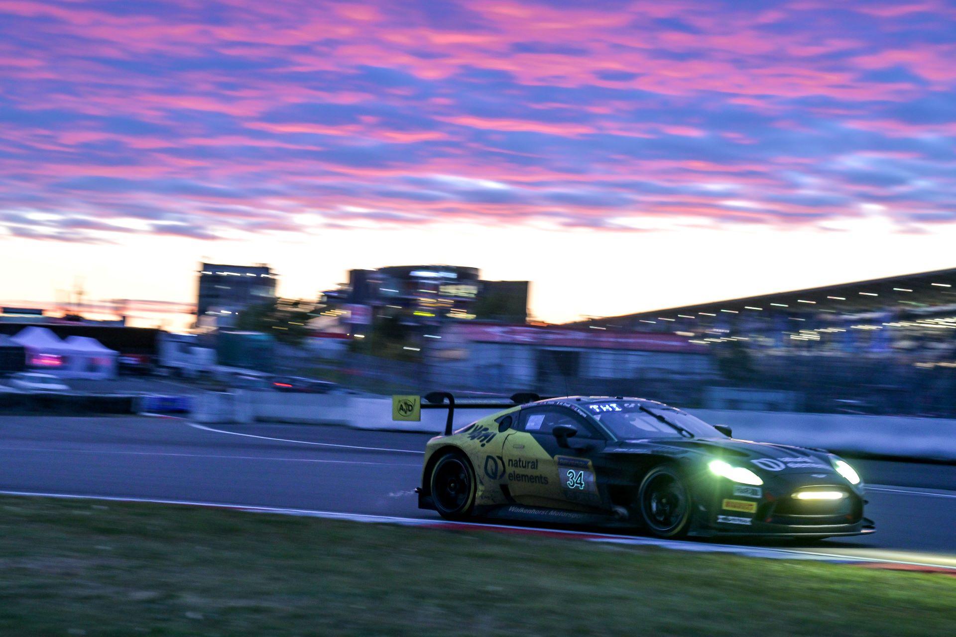 Astonmartinvantageclaimshistoricnrburgringpodium