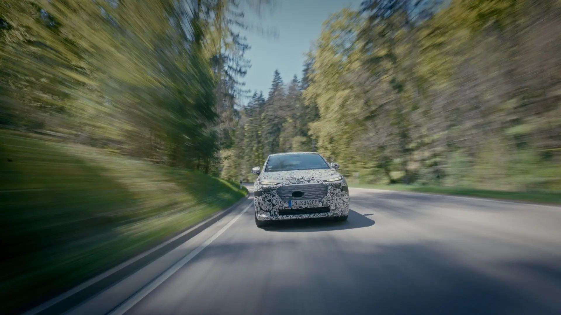 1779272392135-716361690-audia2e-tronsignalsneweraofcompactevspreview.jpg