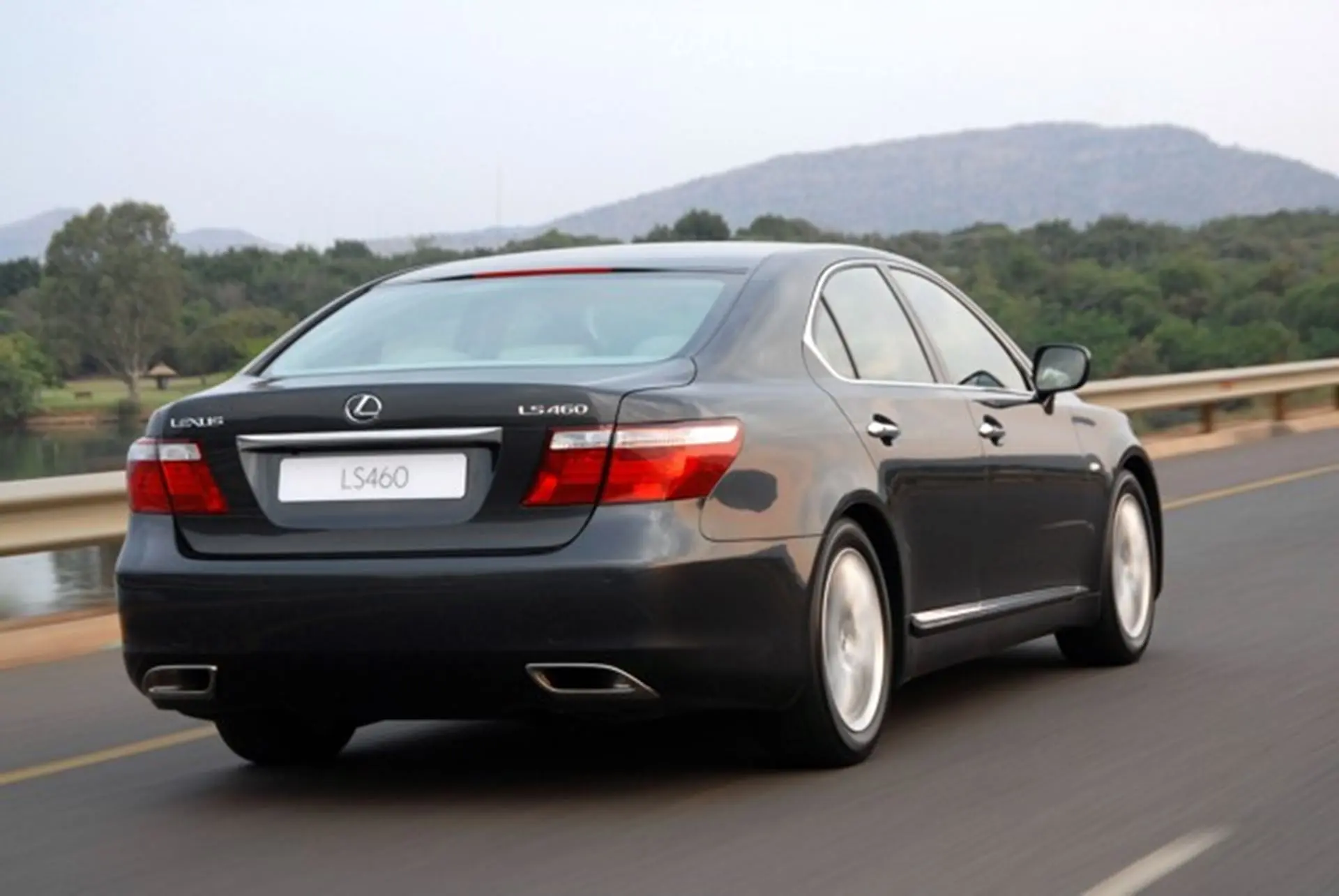 Lexus LS460 South Africa Car Shows1