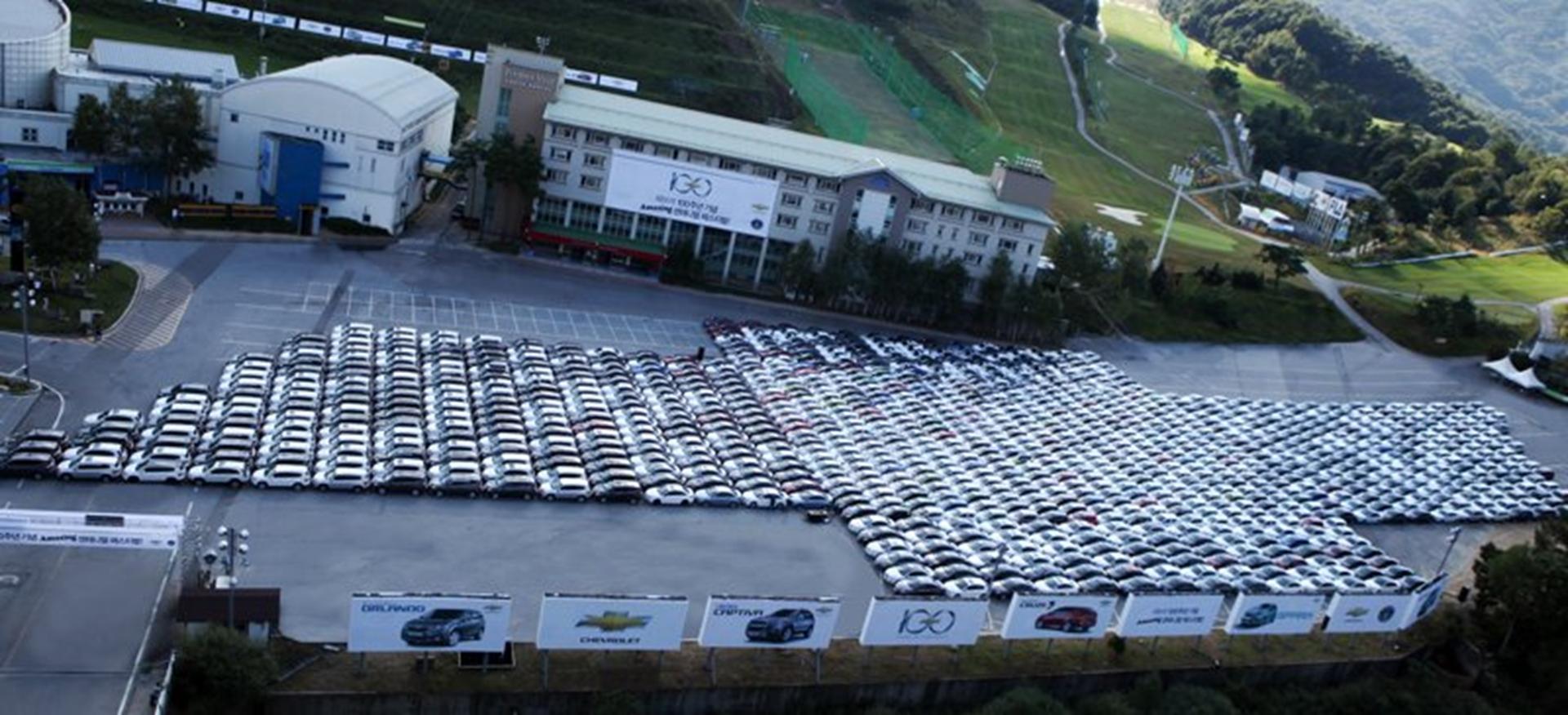 GM Korea Chevrolet Customers Create World Largest Car Logo