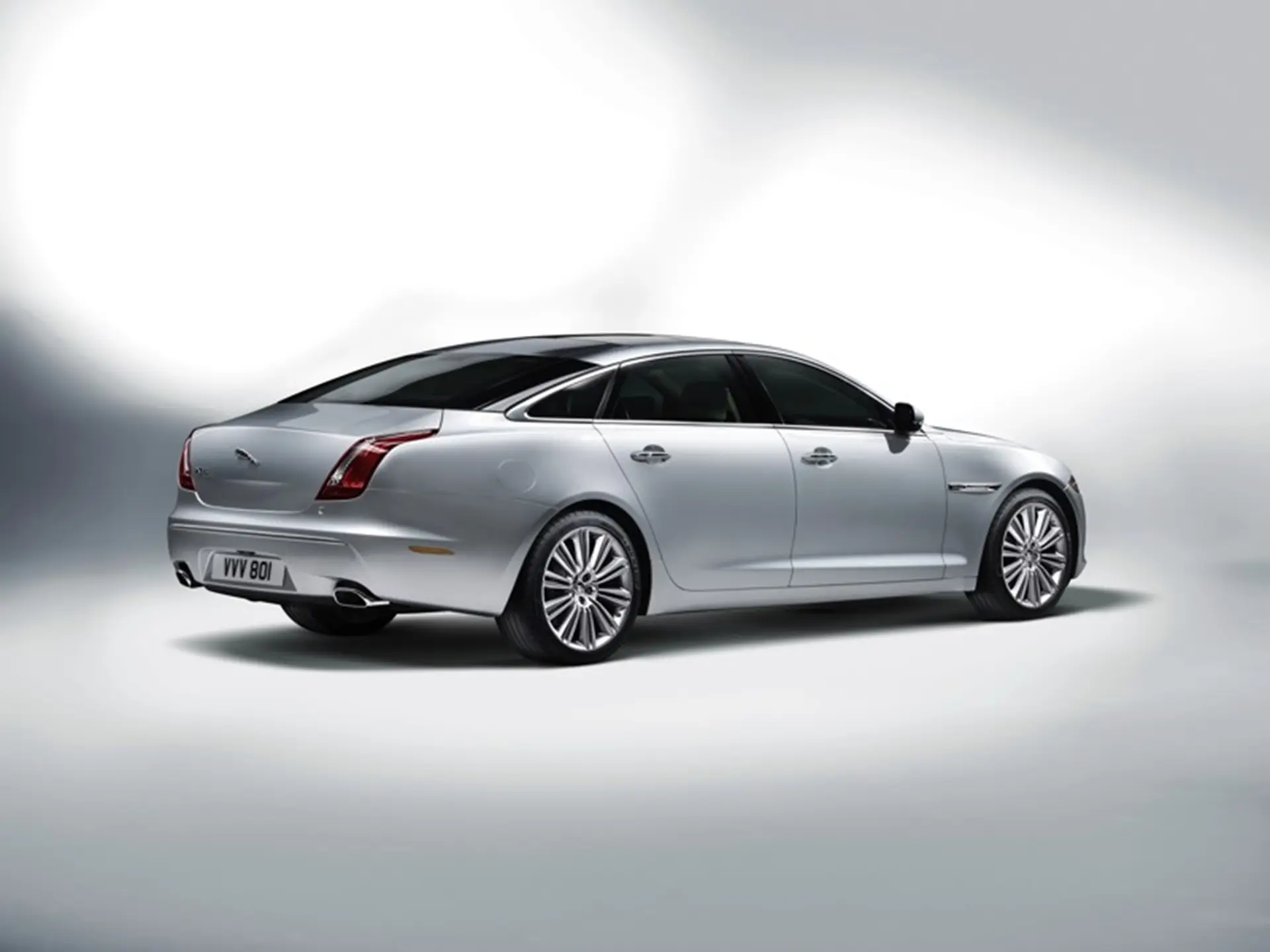09_JAGUAR_XJ_2012