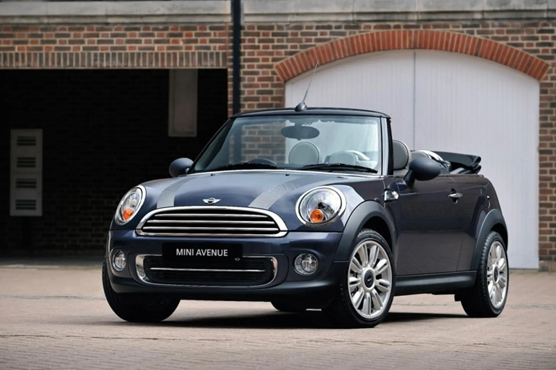 Custom Mini