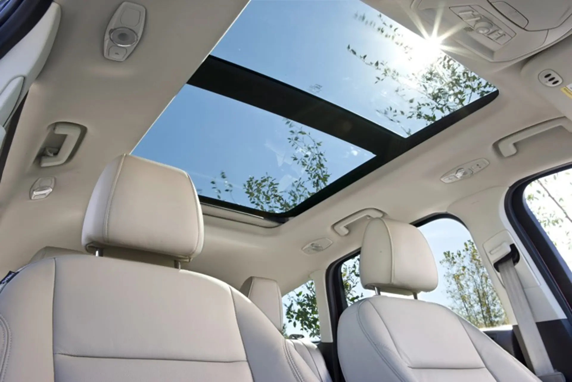 FordEscape-sunroof