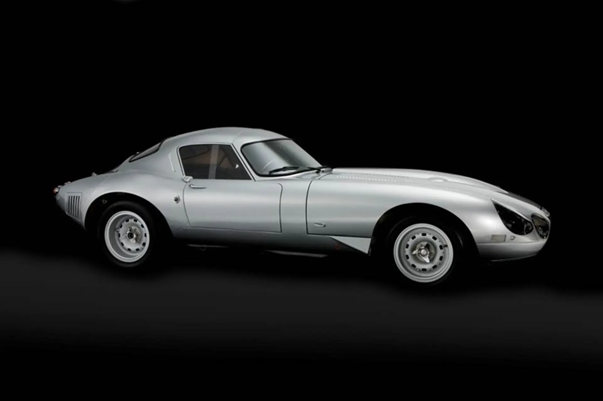 jaguar-e-type-restored