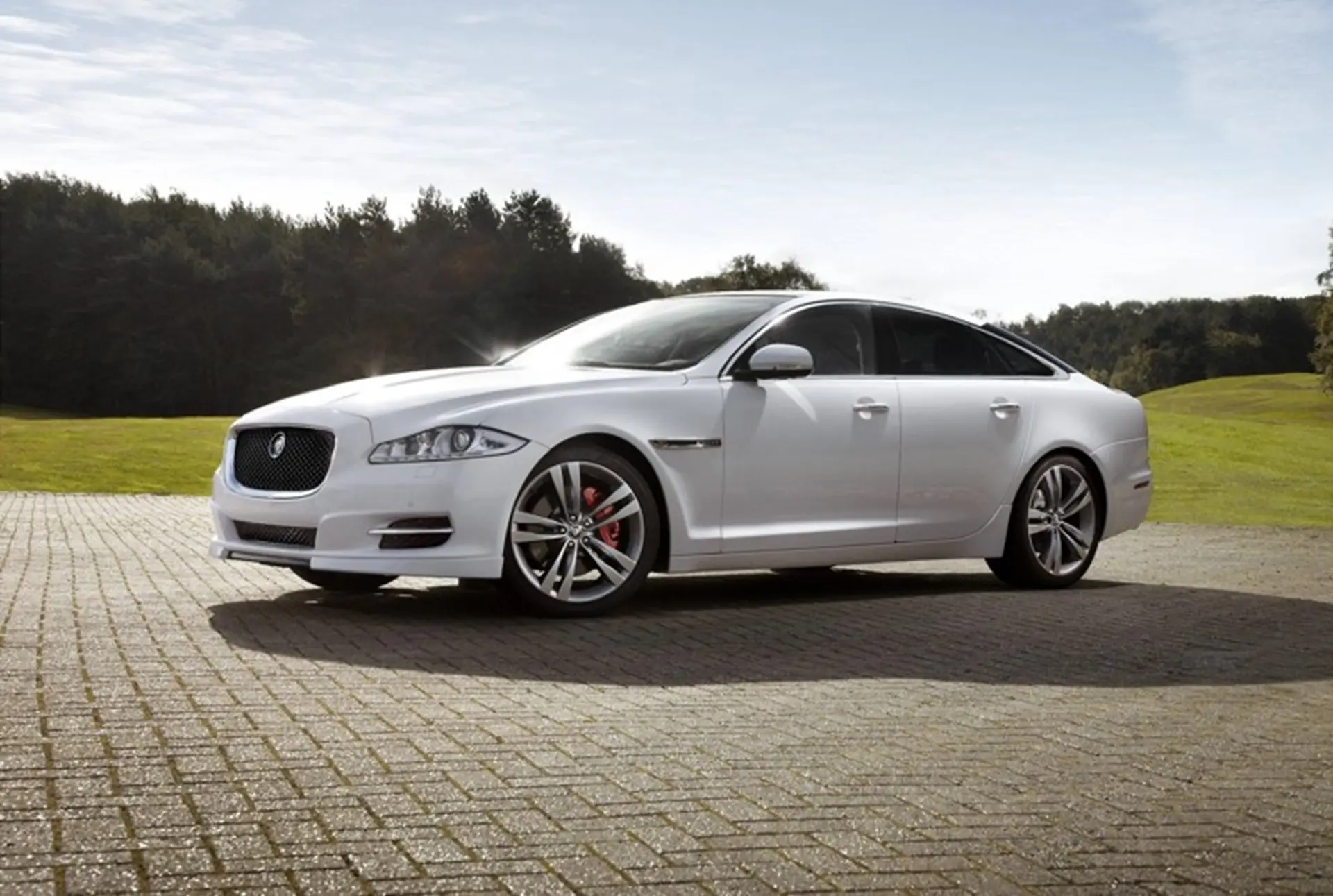 Jaguar XJ Sport Speed Pack