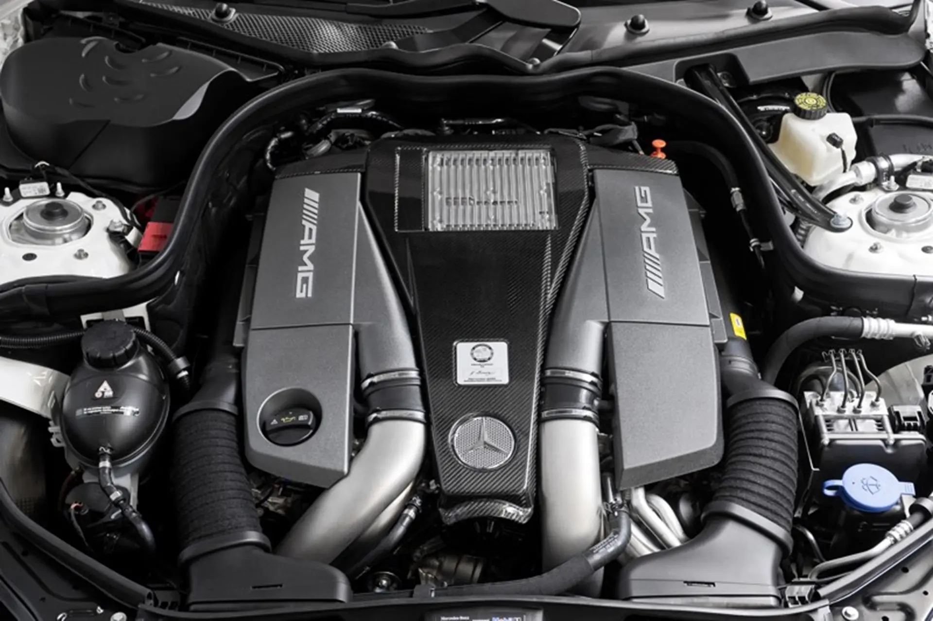 Mercedes Benz E63 AMG Engine