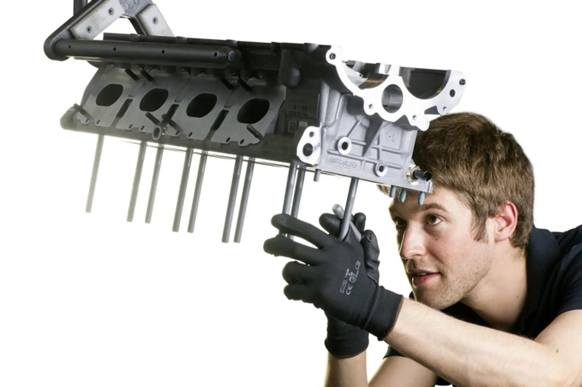 Mercedes Benz C63 Engine