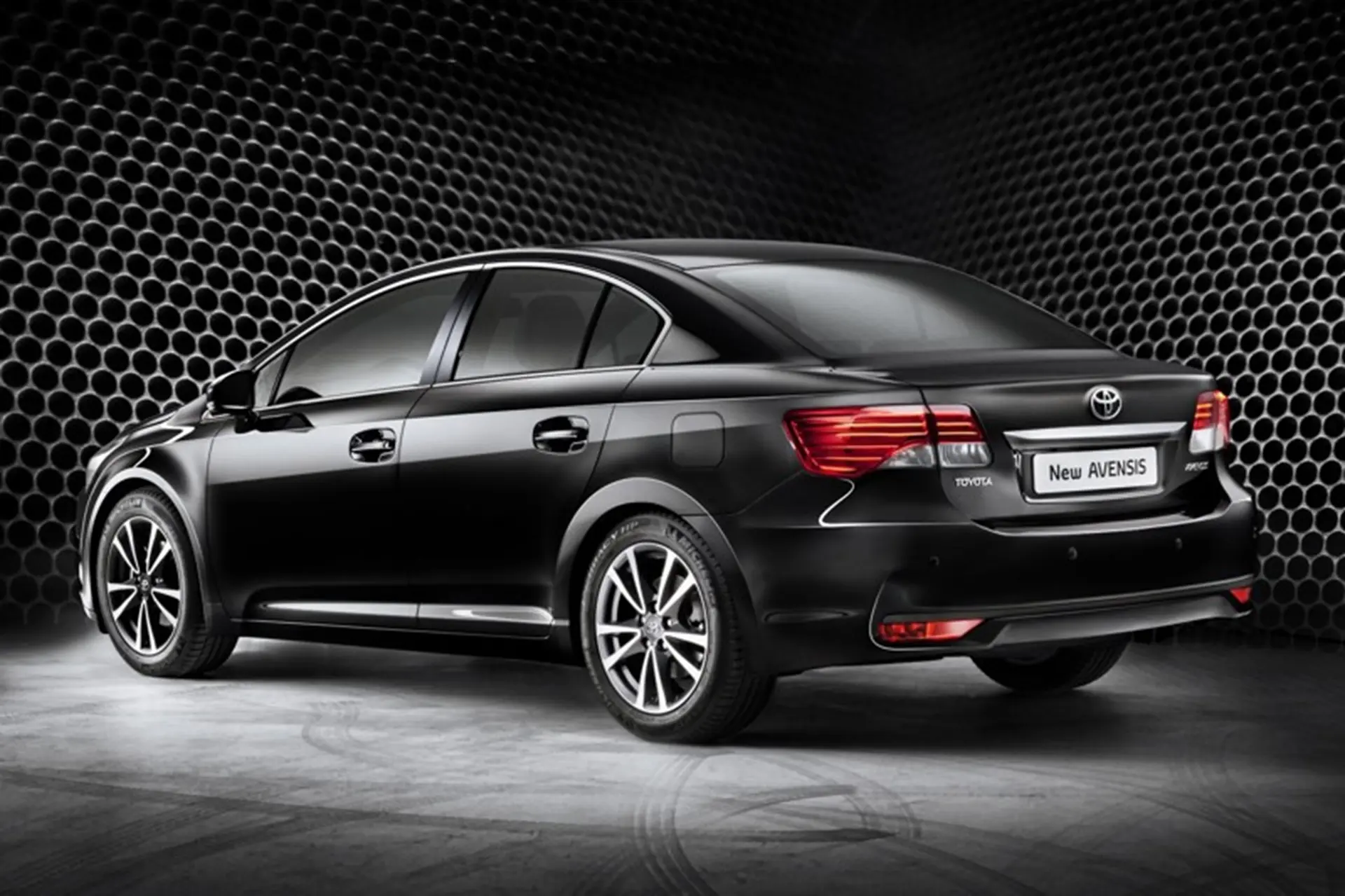 Toyota Avensis 2011 rear