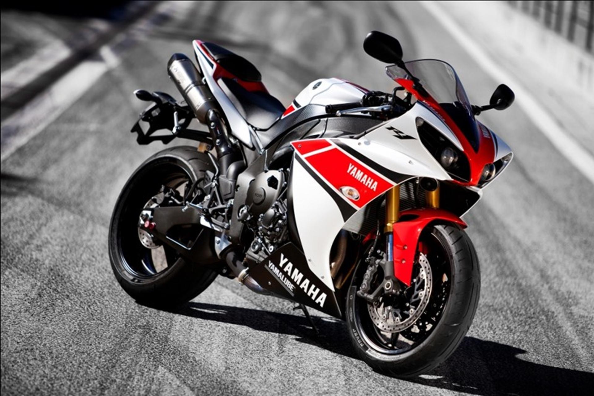 YAMAHA AND AKRAPOVIC JOIN FORCES