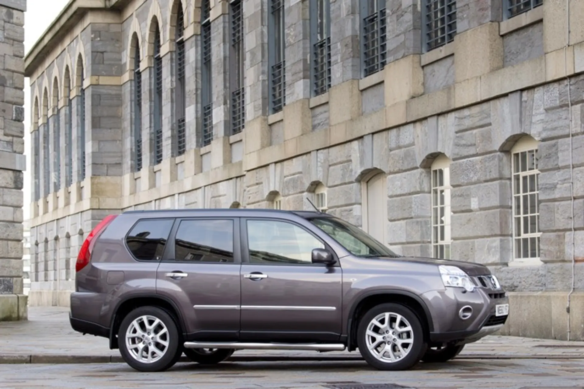 Platinum edition X-TRAIL