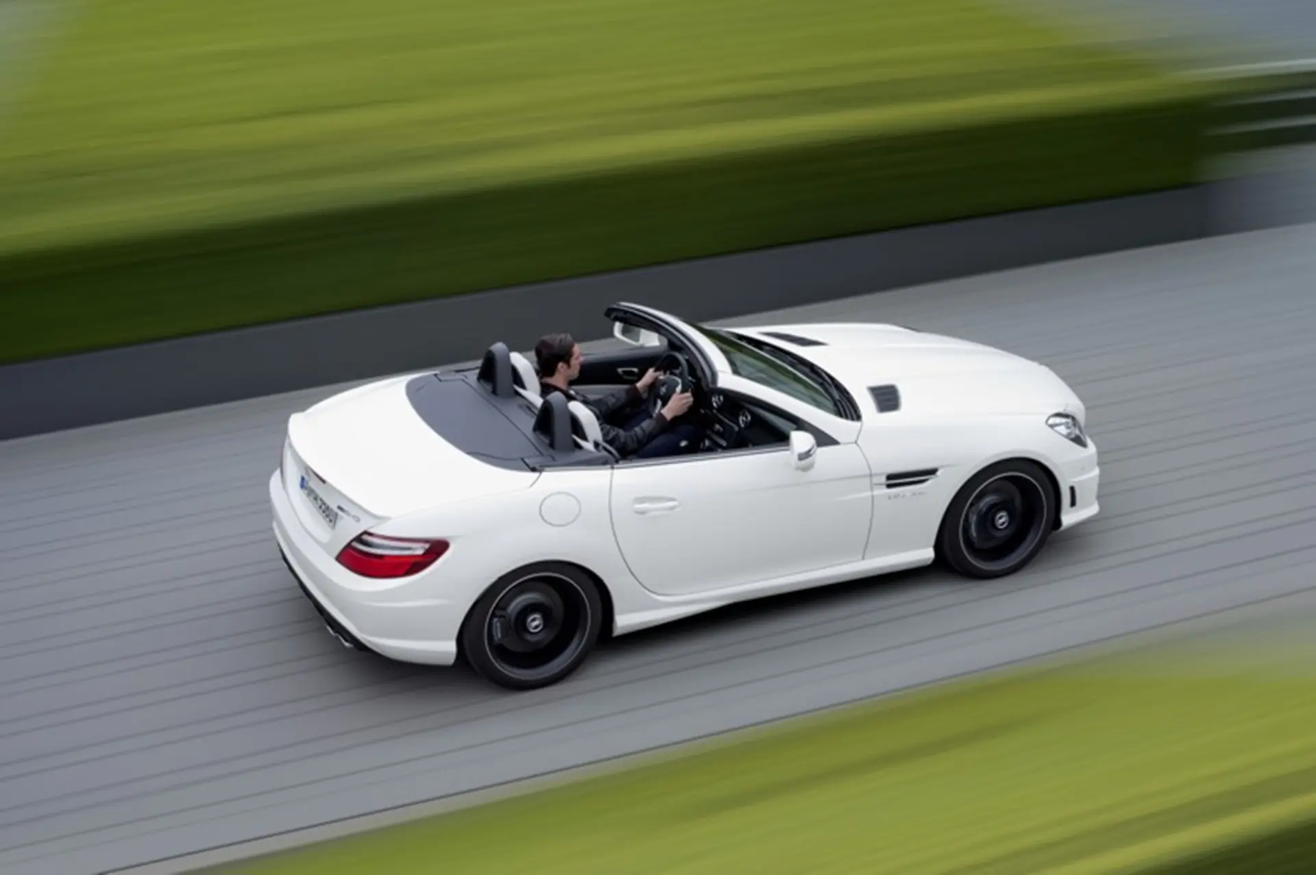 Mercedes-Benz announces SLK 55 AMG pricing