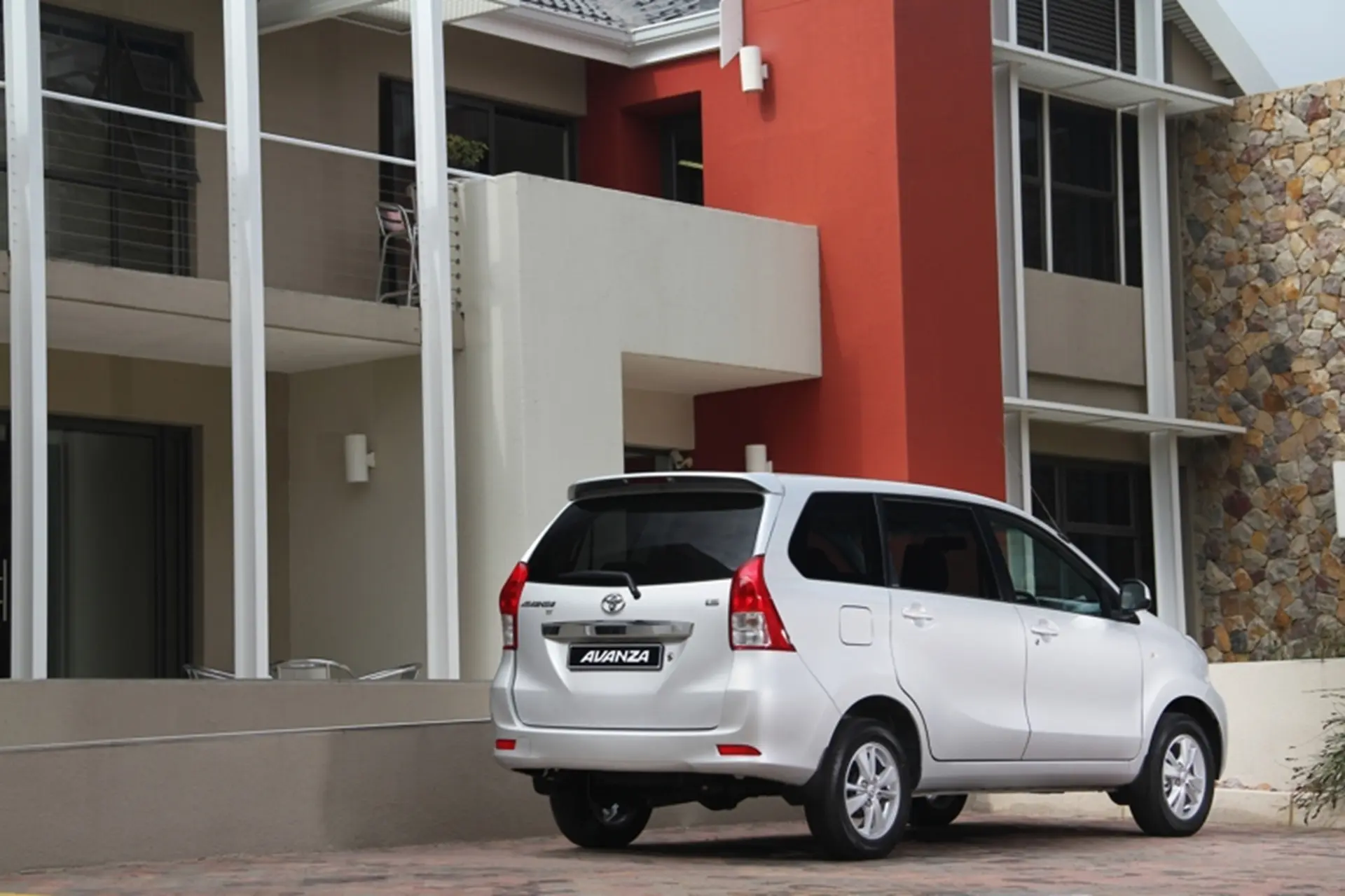 Toyota Avanza Rear