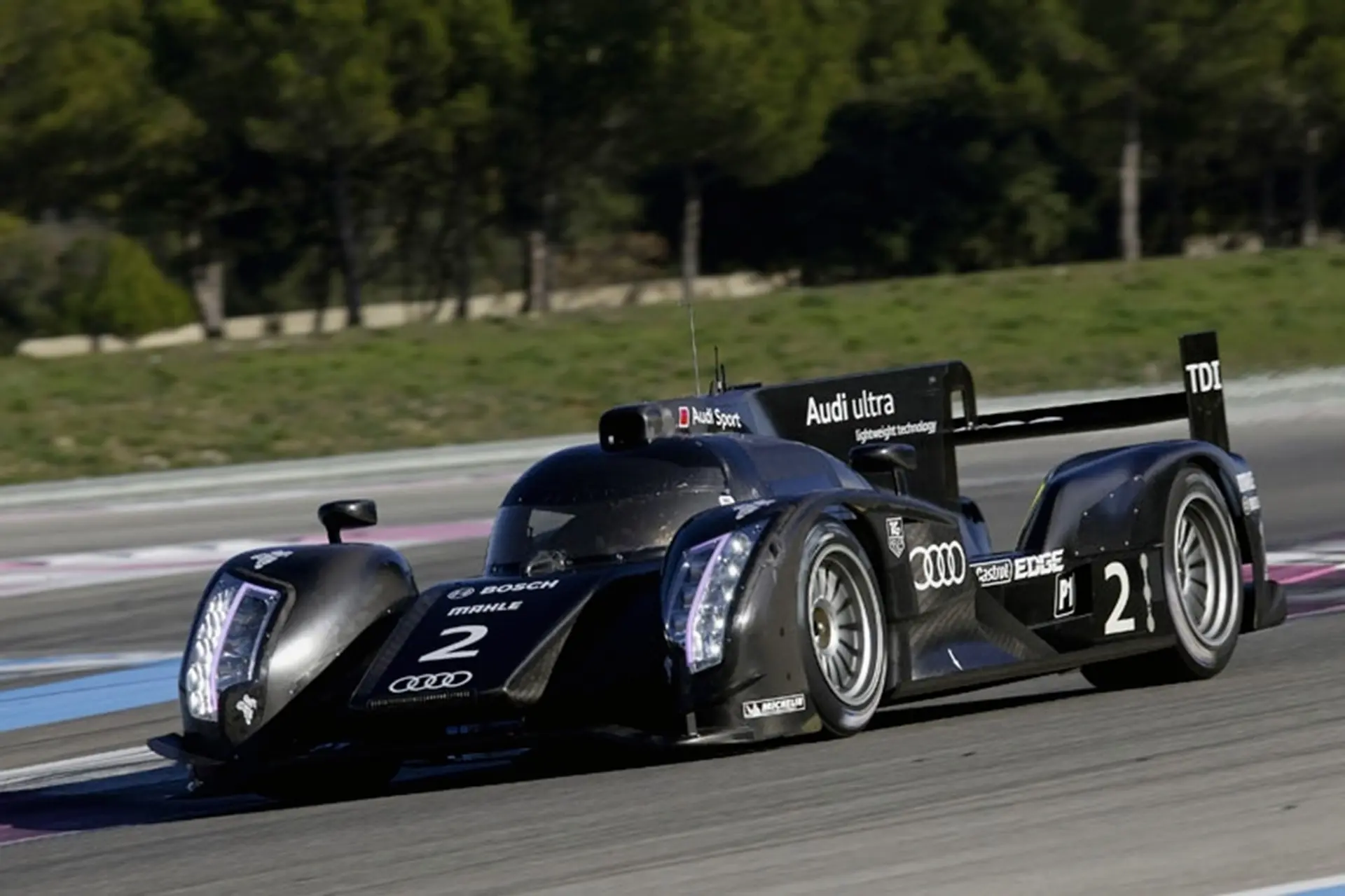 Audi hybrid race car