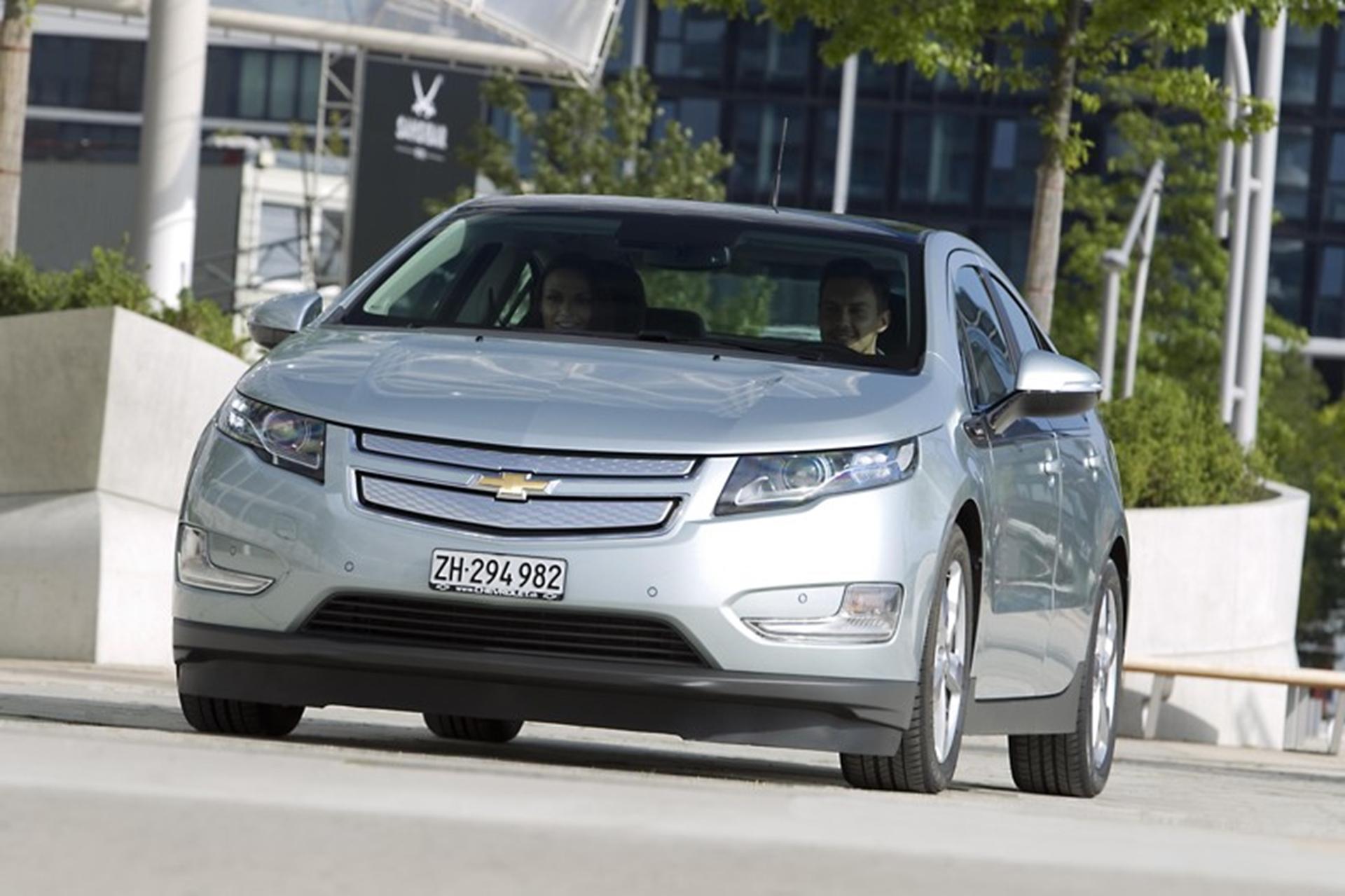 AMPERA AND VOLT VOTED CAR OF THE YEAR 2012