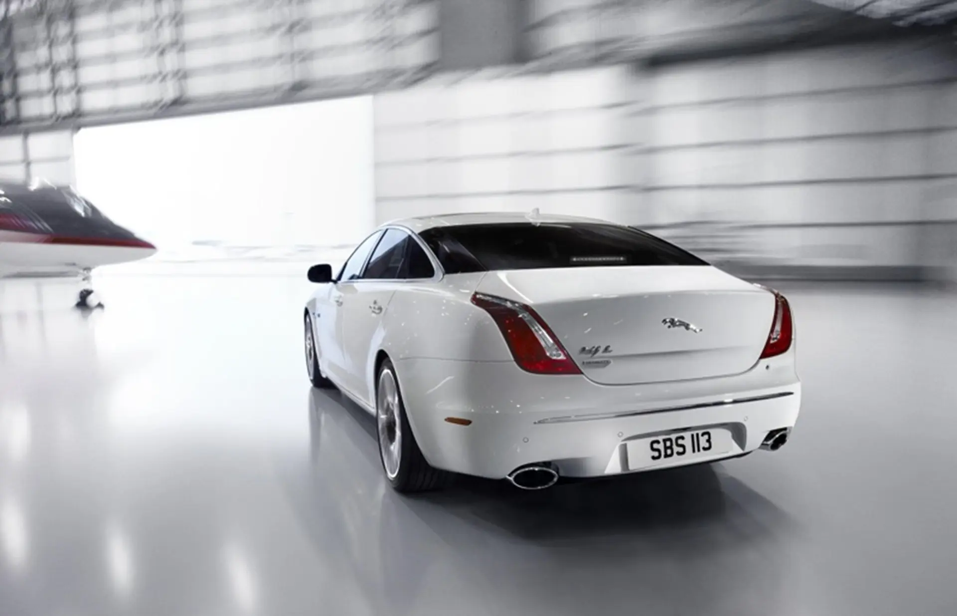 JAGUAR XJ ULTIMATE 2012 rear