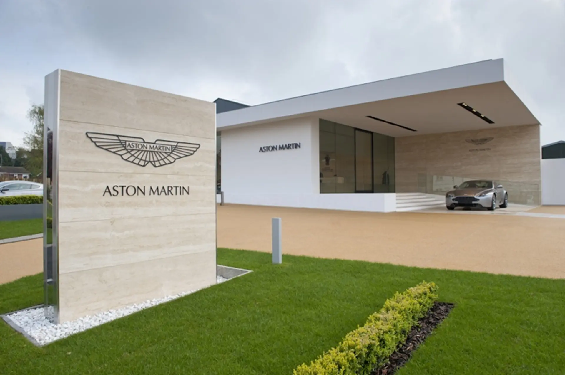 Aston Martin Newport Pagnell