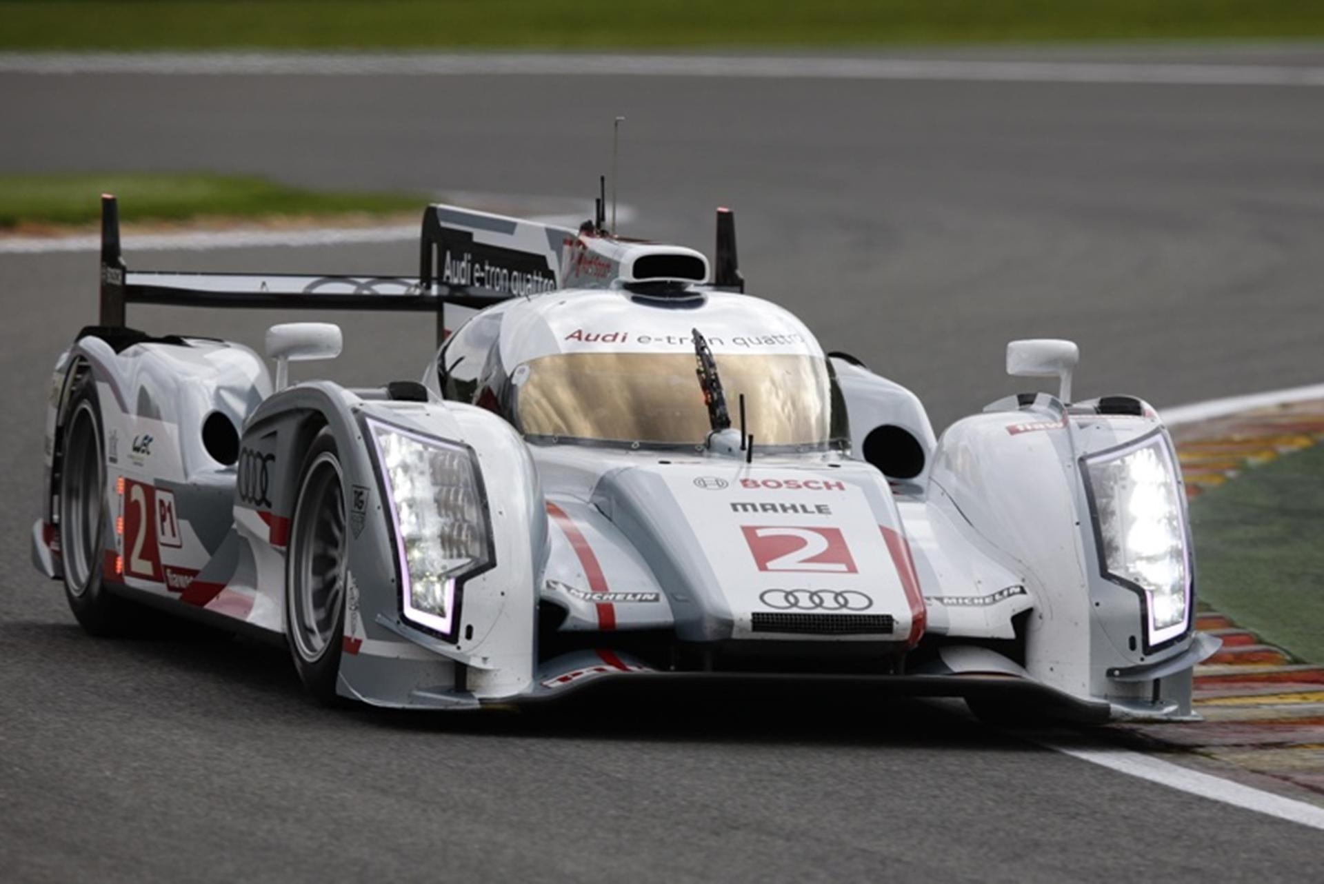 AUDI R18 E-TRON QUATTRO HEADING FOR LE MANS WITH ALL-WHEEL DRIVE