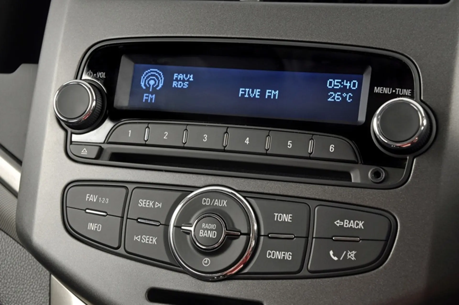 Chevrolet-Sonic-Radio