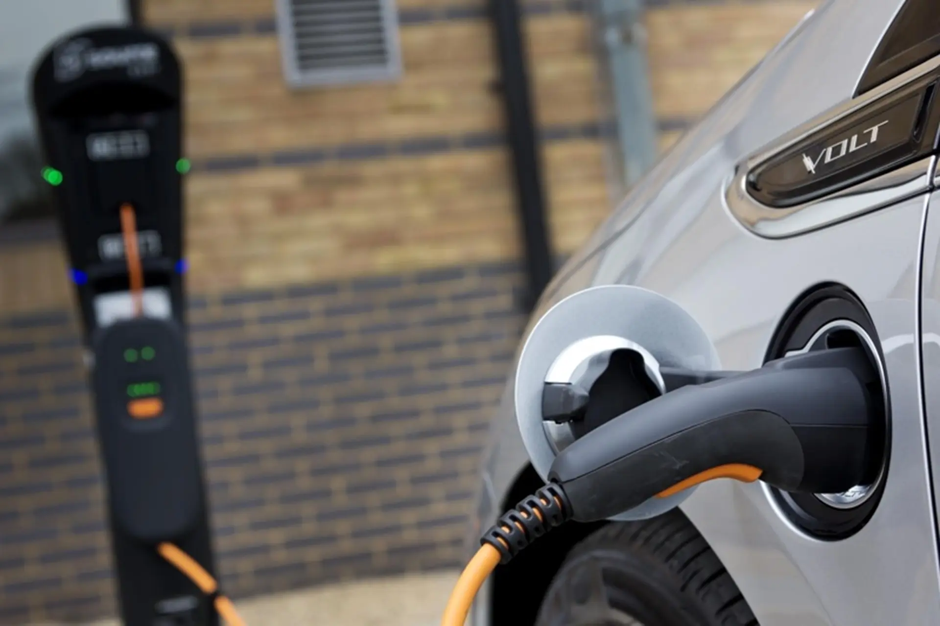 Chevrolet Volt Charging