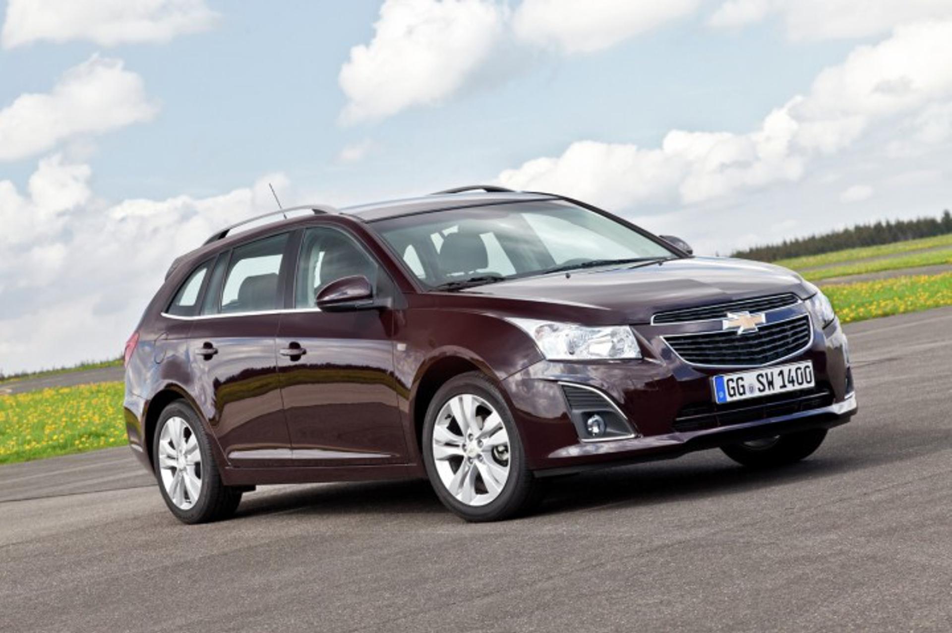 NEW CHEVROLET CRUZE COMES FULLY LOADED