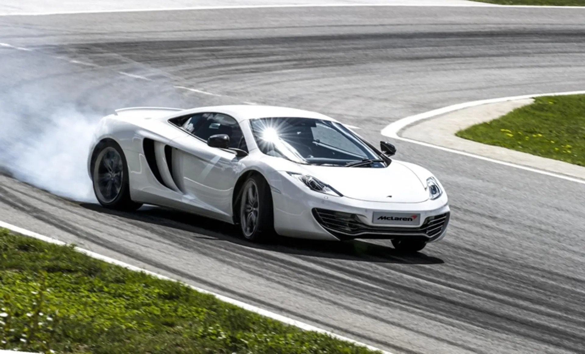 McLaren MP4-12C racing