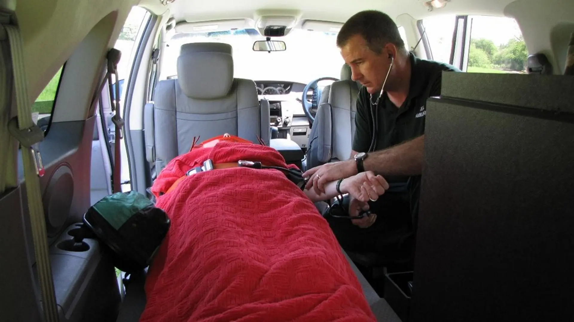 SsangYong Rodius 4x4 ambulance 2012