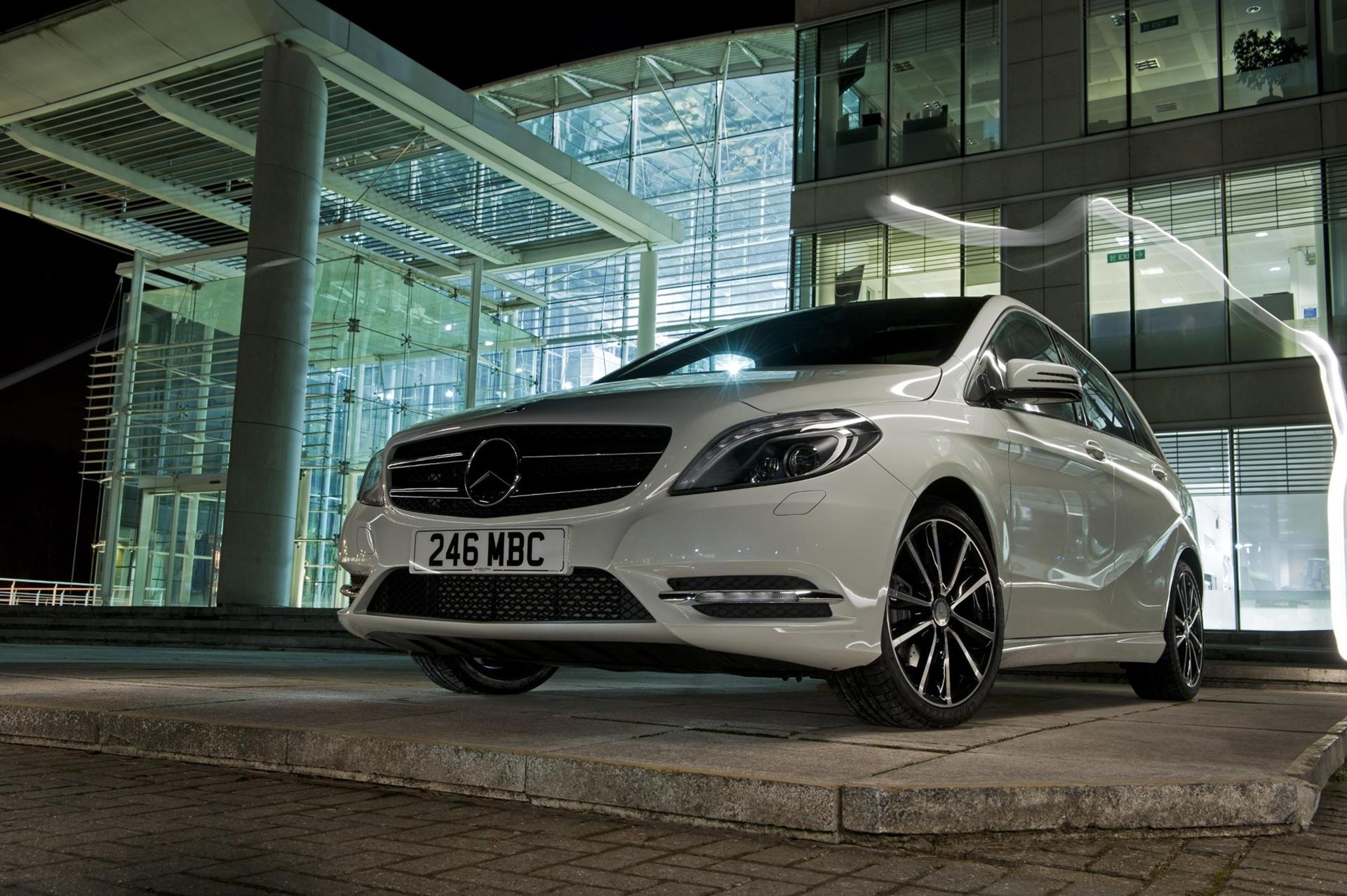 OCTOBER PROVES TO BE ANOTHER RECORD MONTH FOR MERCEDES-BENZ