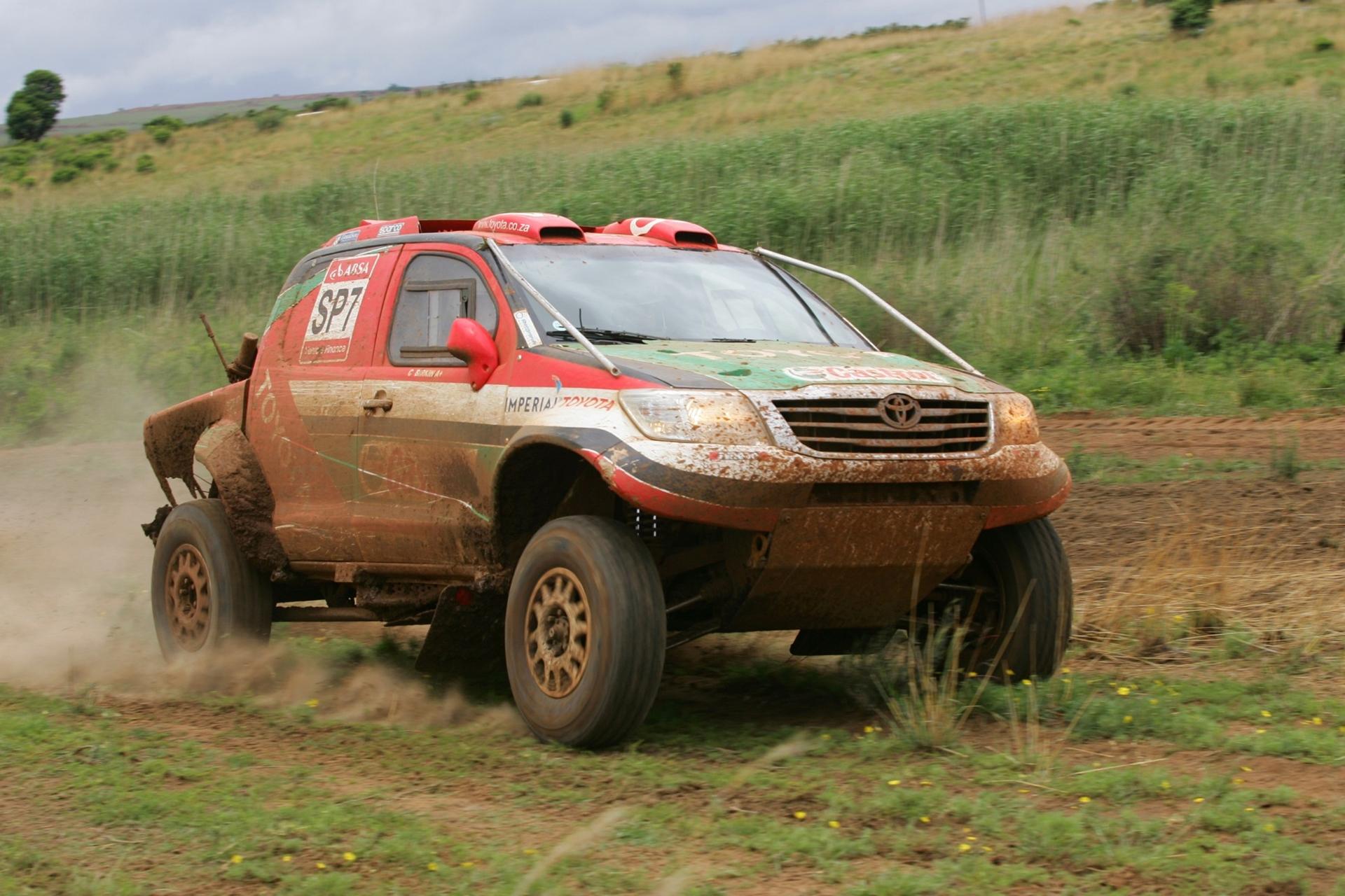 TEAM CASTROL TOYOTA DOMINATE GOLD 400