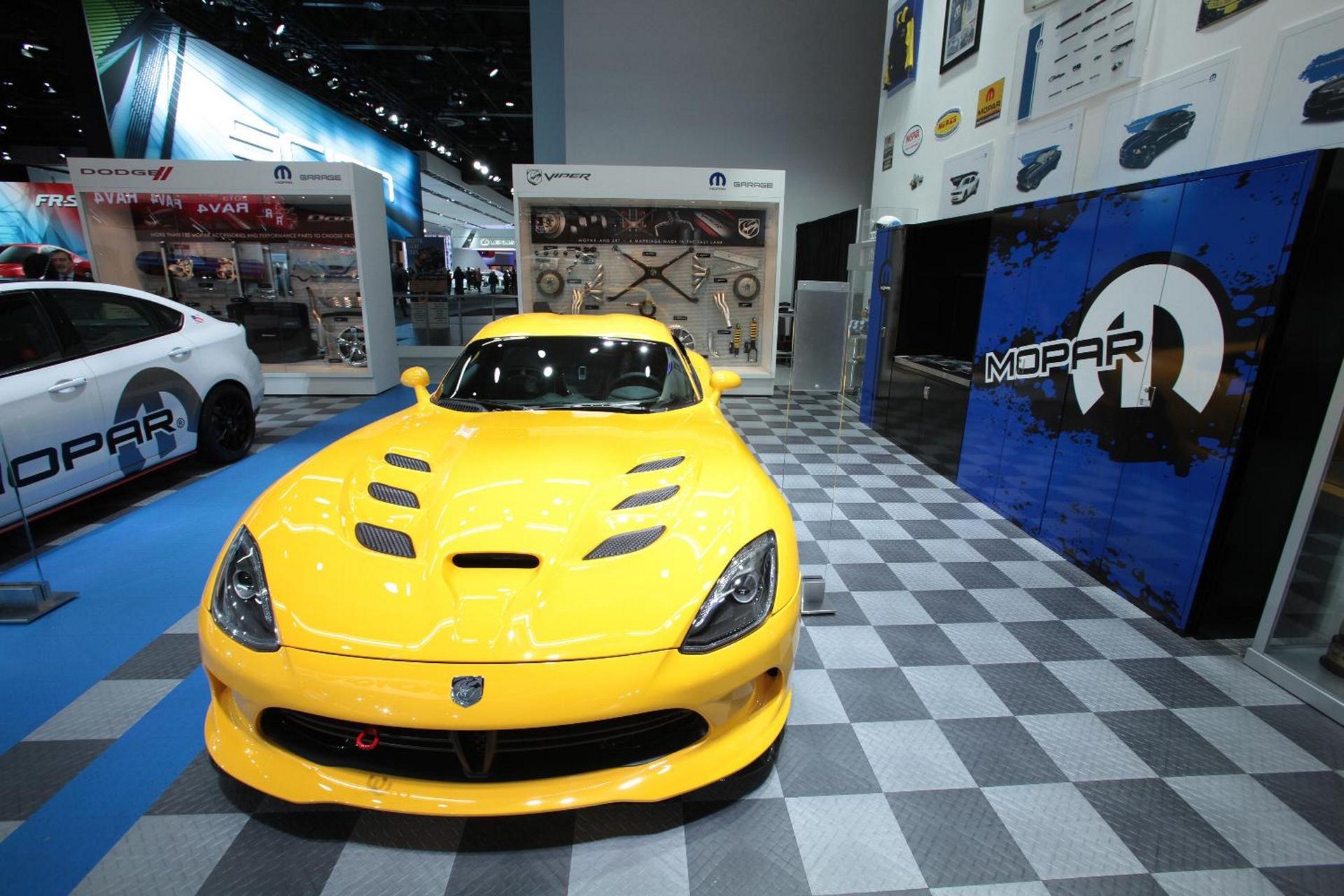 Chicago Auto Show: Mopar Performance Parts