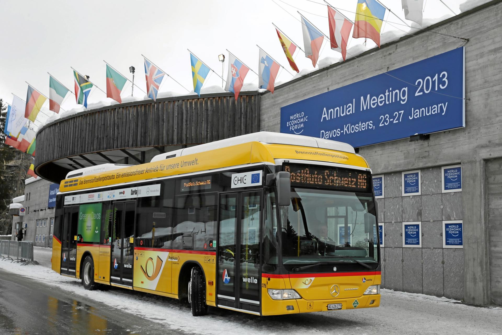 Fuel cell buses with hybrid technology provide shuttle service at Davos