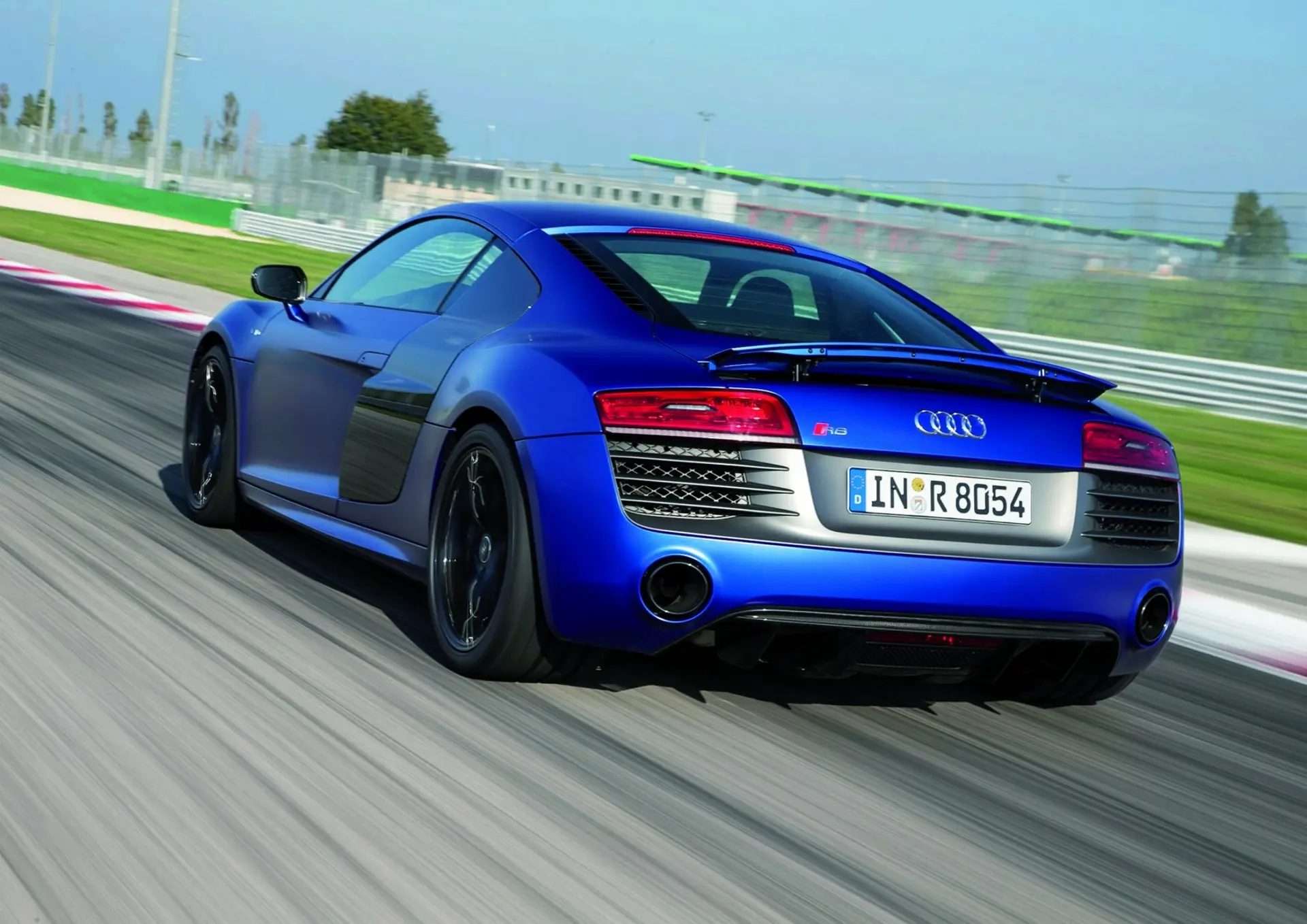 Audi R8