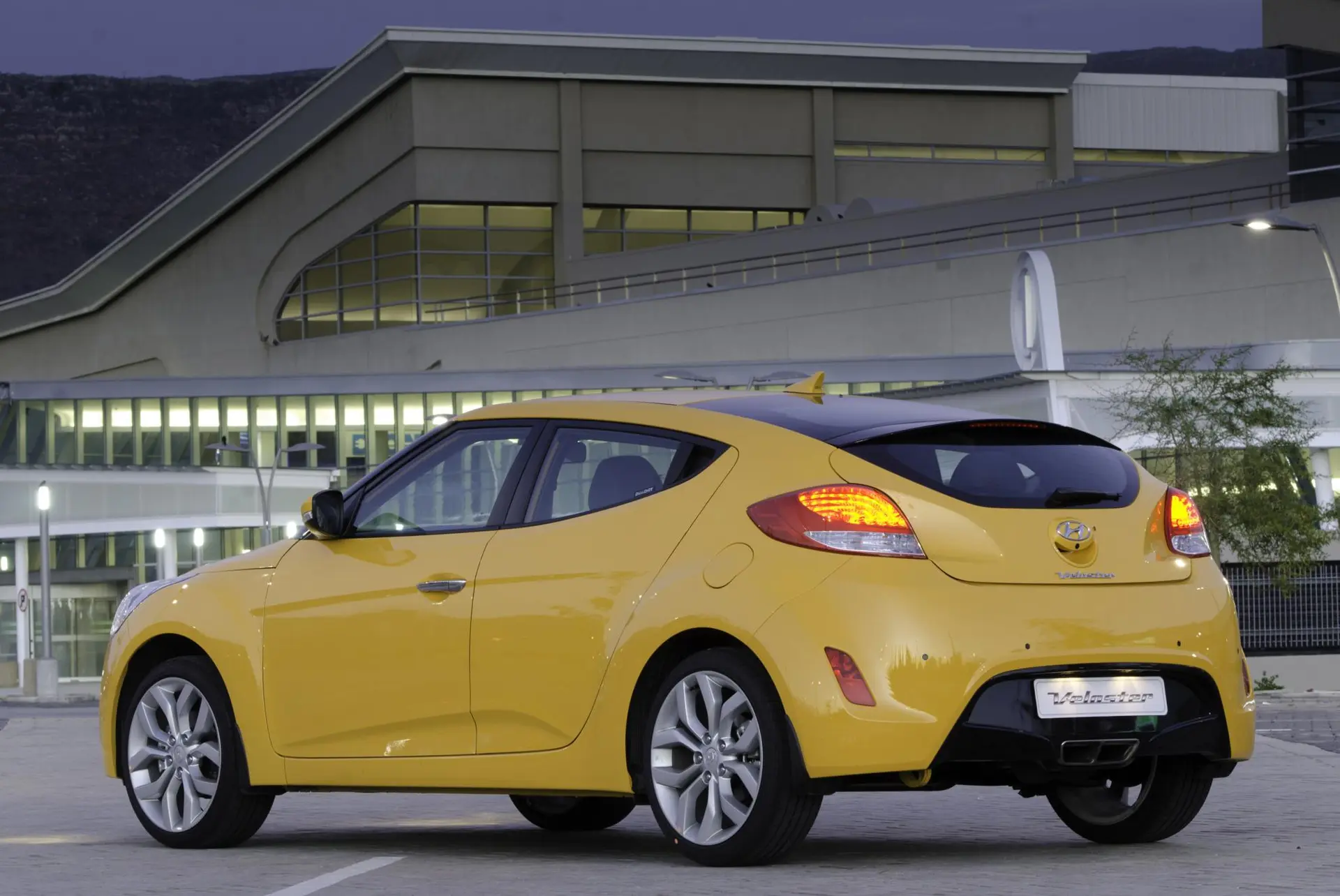 Hyundai veloster 14