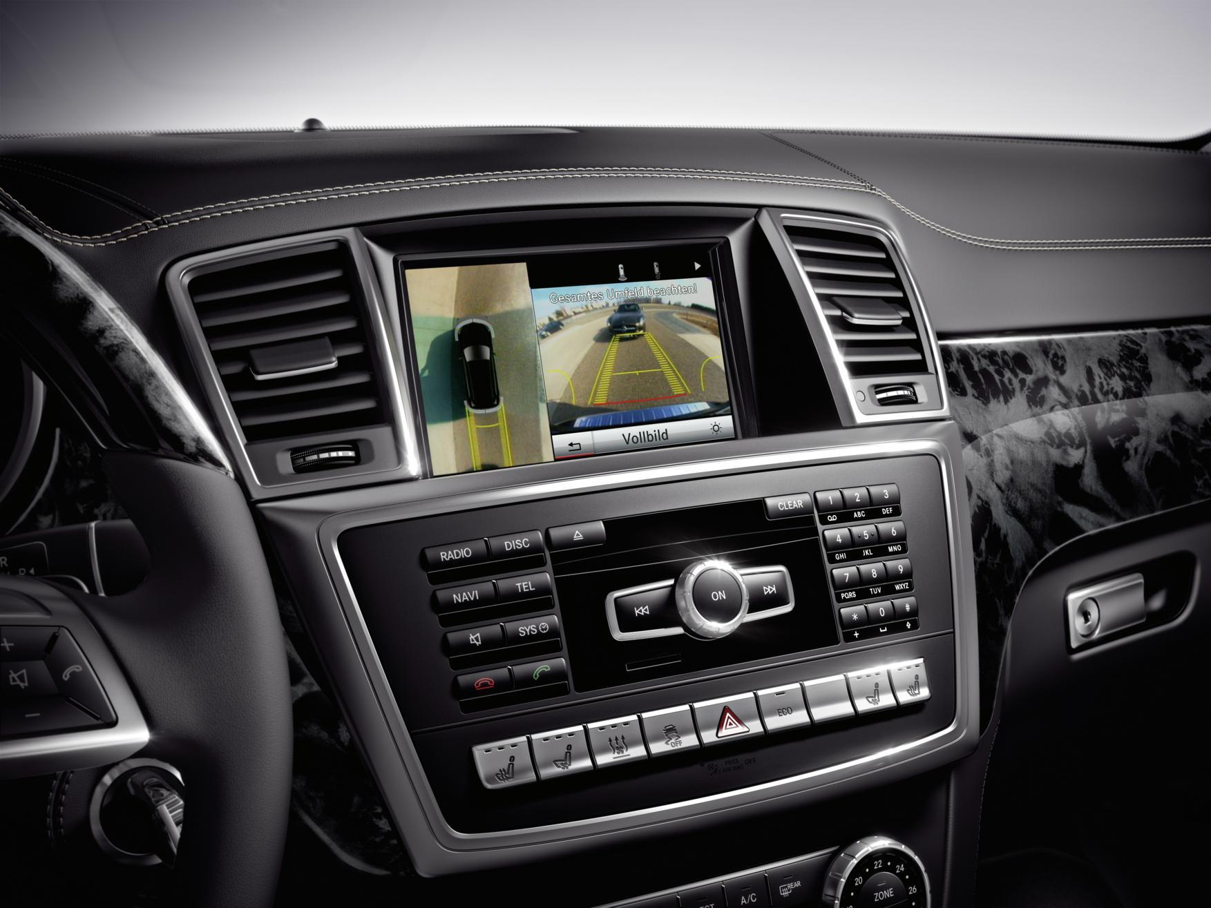 Mercedes-Benz GL – Digital world meets real