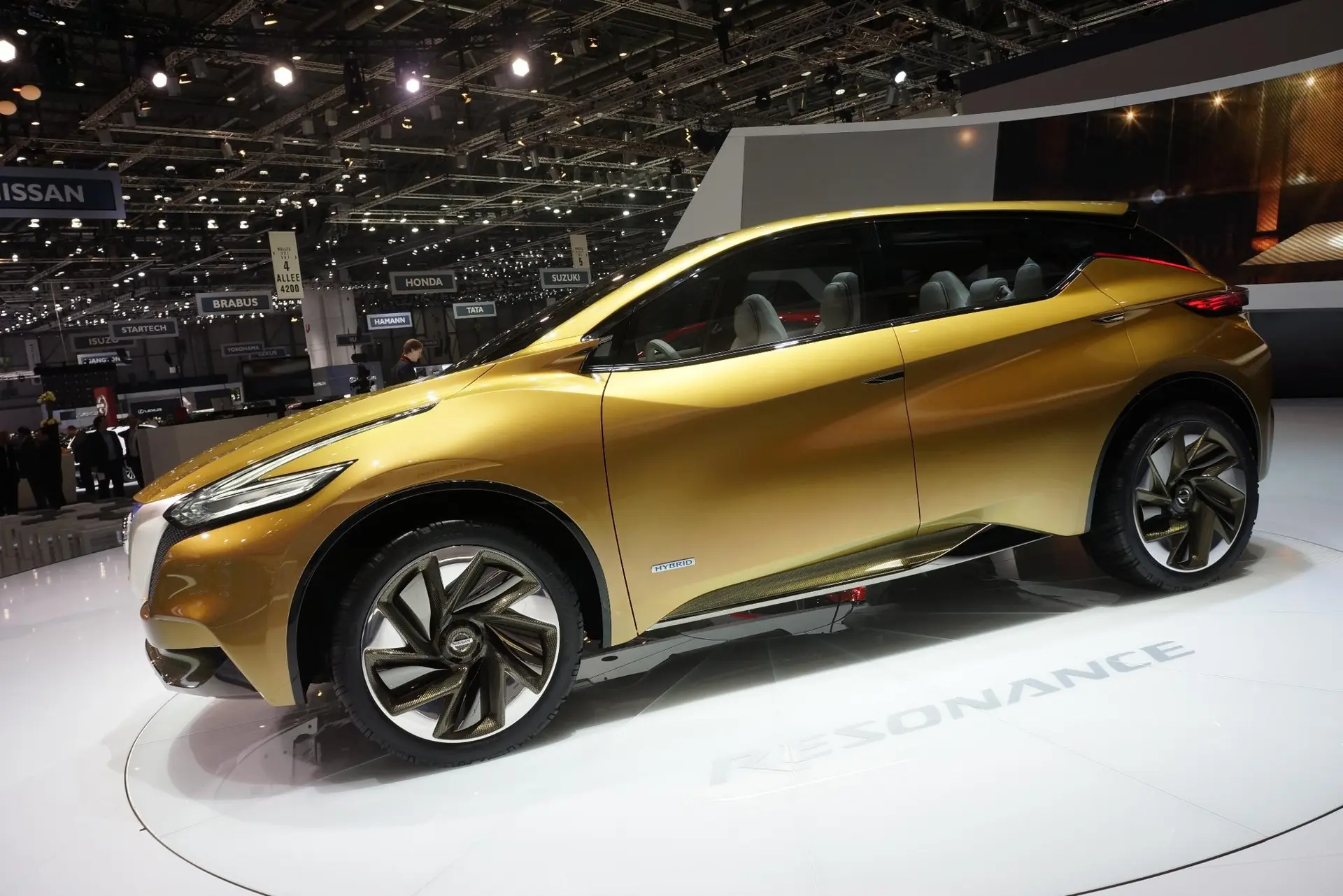 Nissan resonance geneva 2013