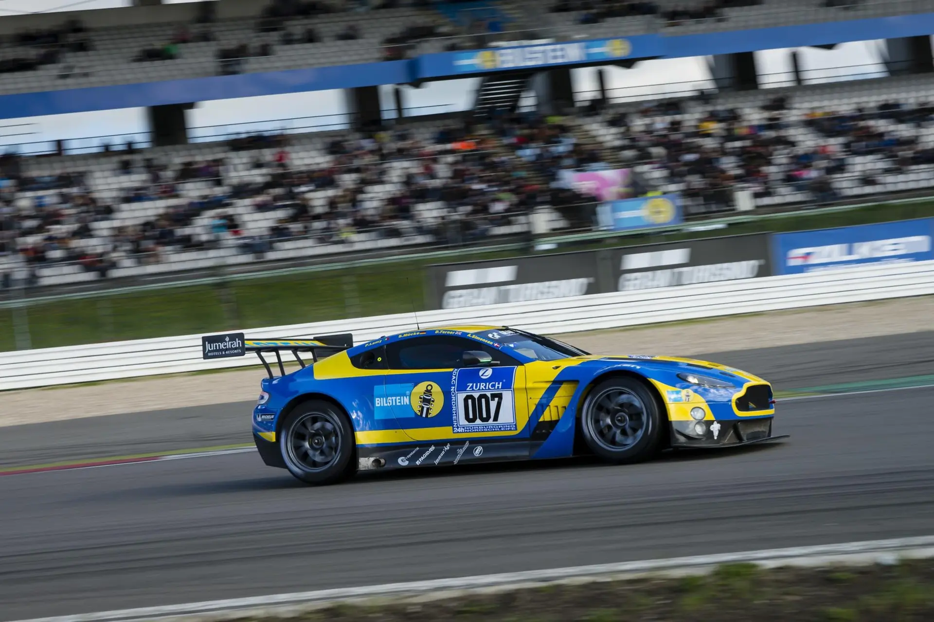 Aston Martin V12 Vantage