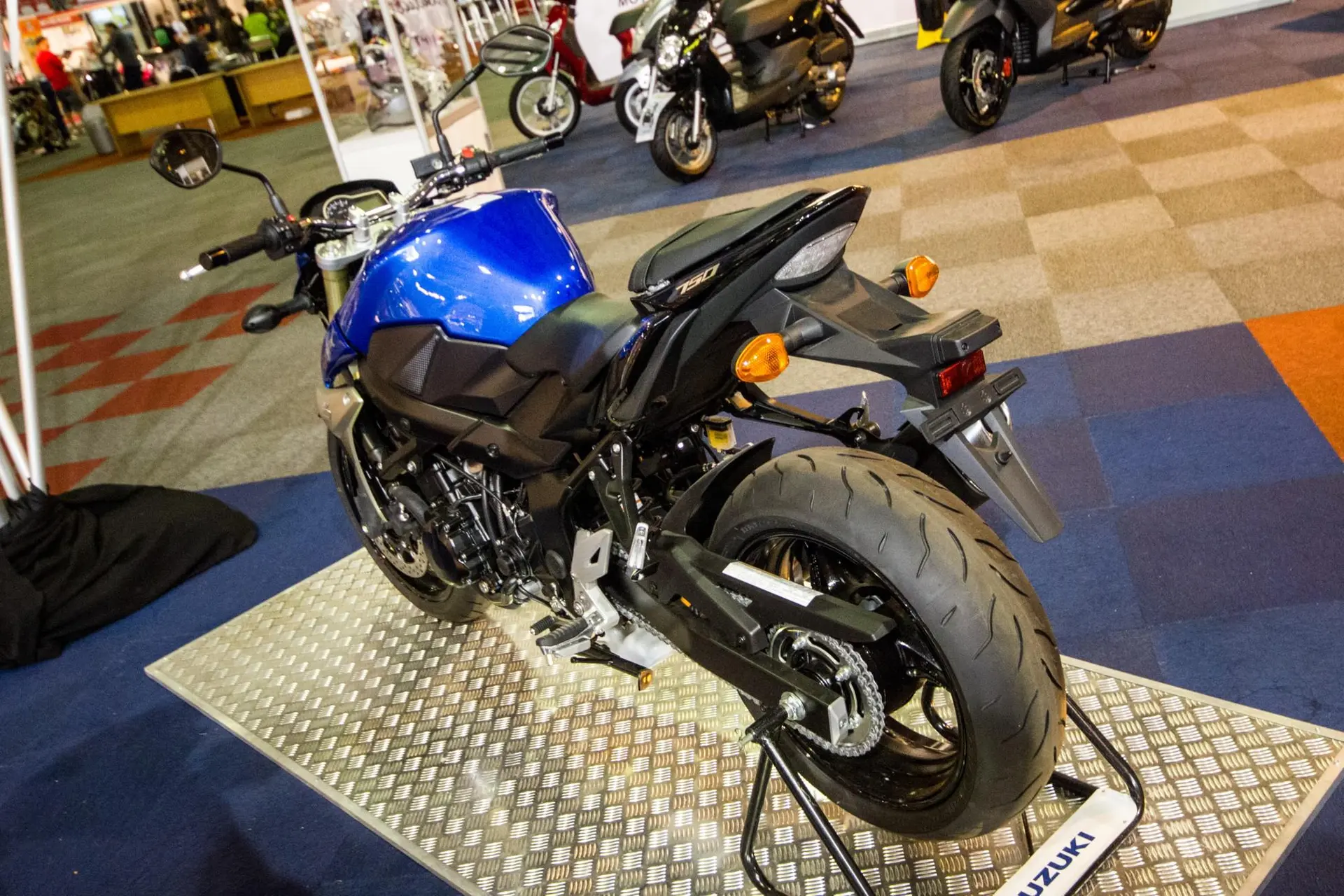 Suzuki johannesburg motorcycle show 2012 17