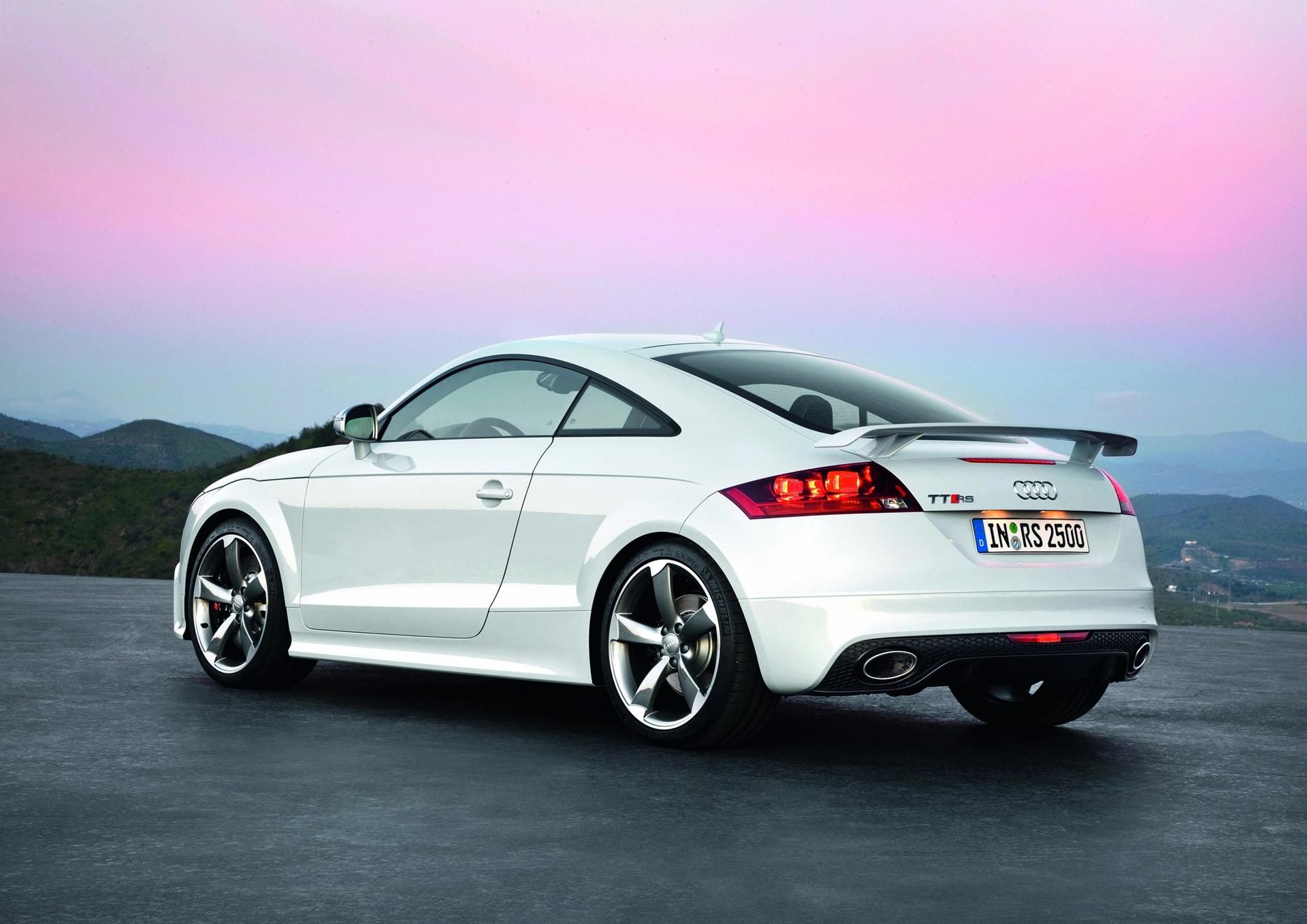Audi wins International Engine of the Year Award 2013 for 2.5-litre TFSI