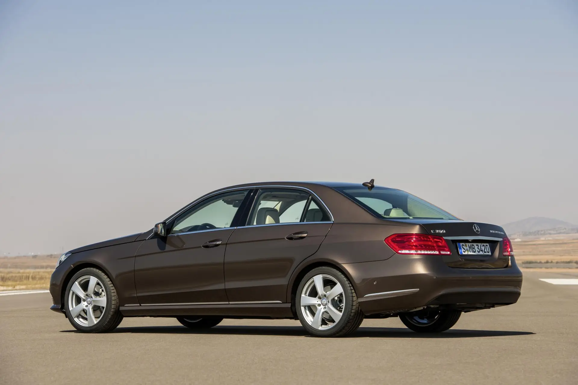 Mercedes benz e class hybrid 01
