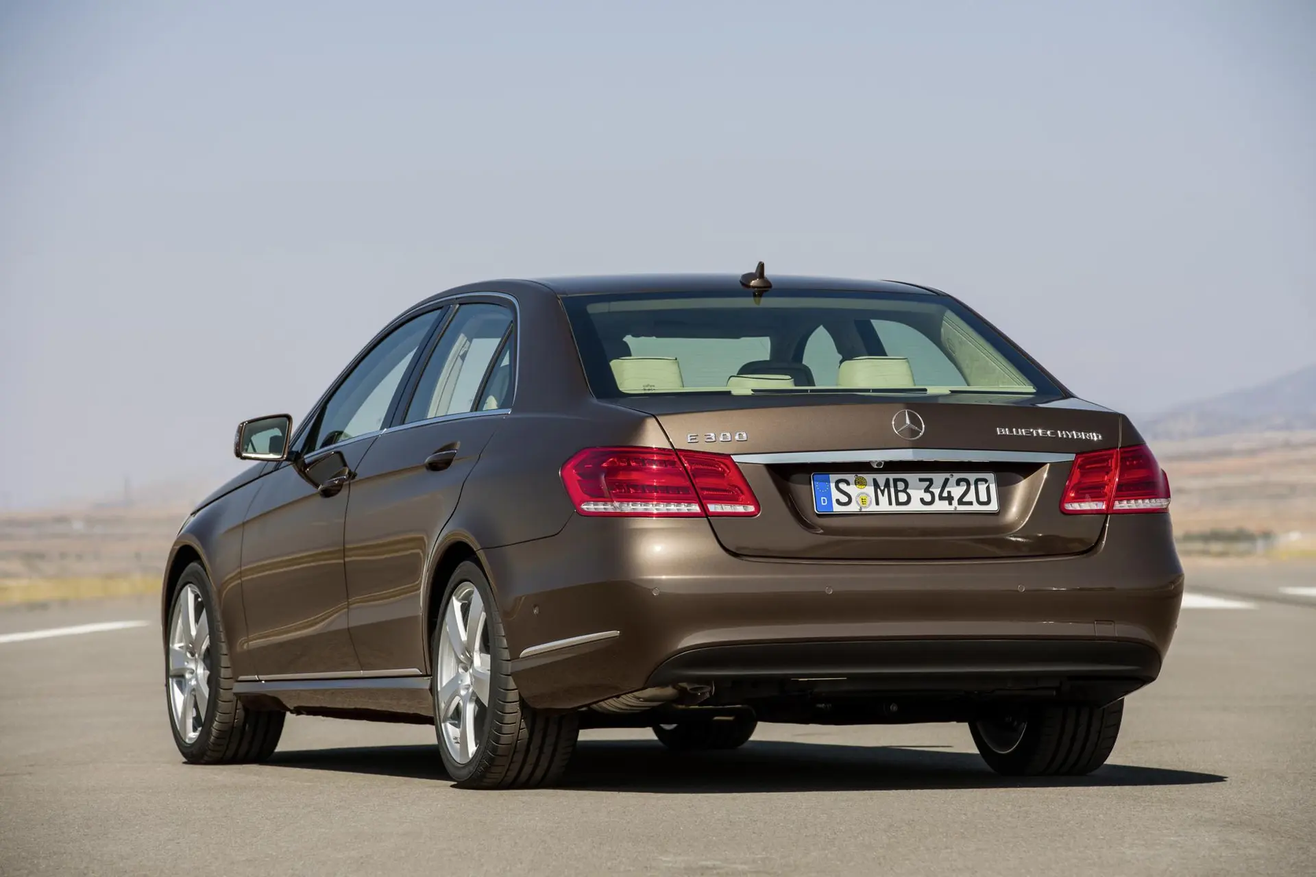 Mercedes benz e class hybrid 44