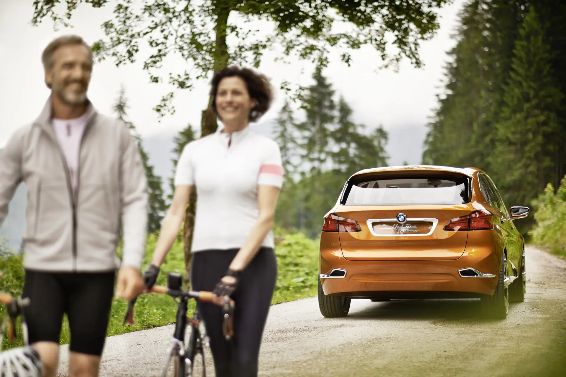 Bmw concept active tourer outdoor 10