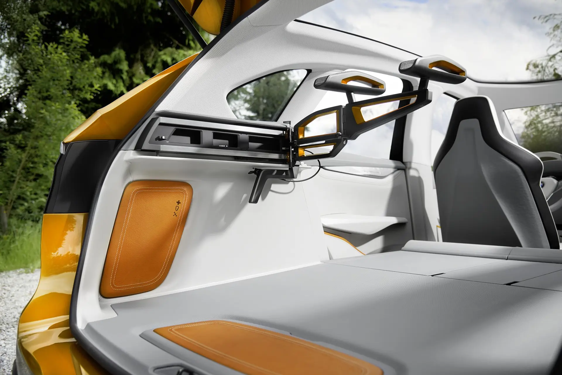 Bmw concept active tourer outdoor 23