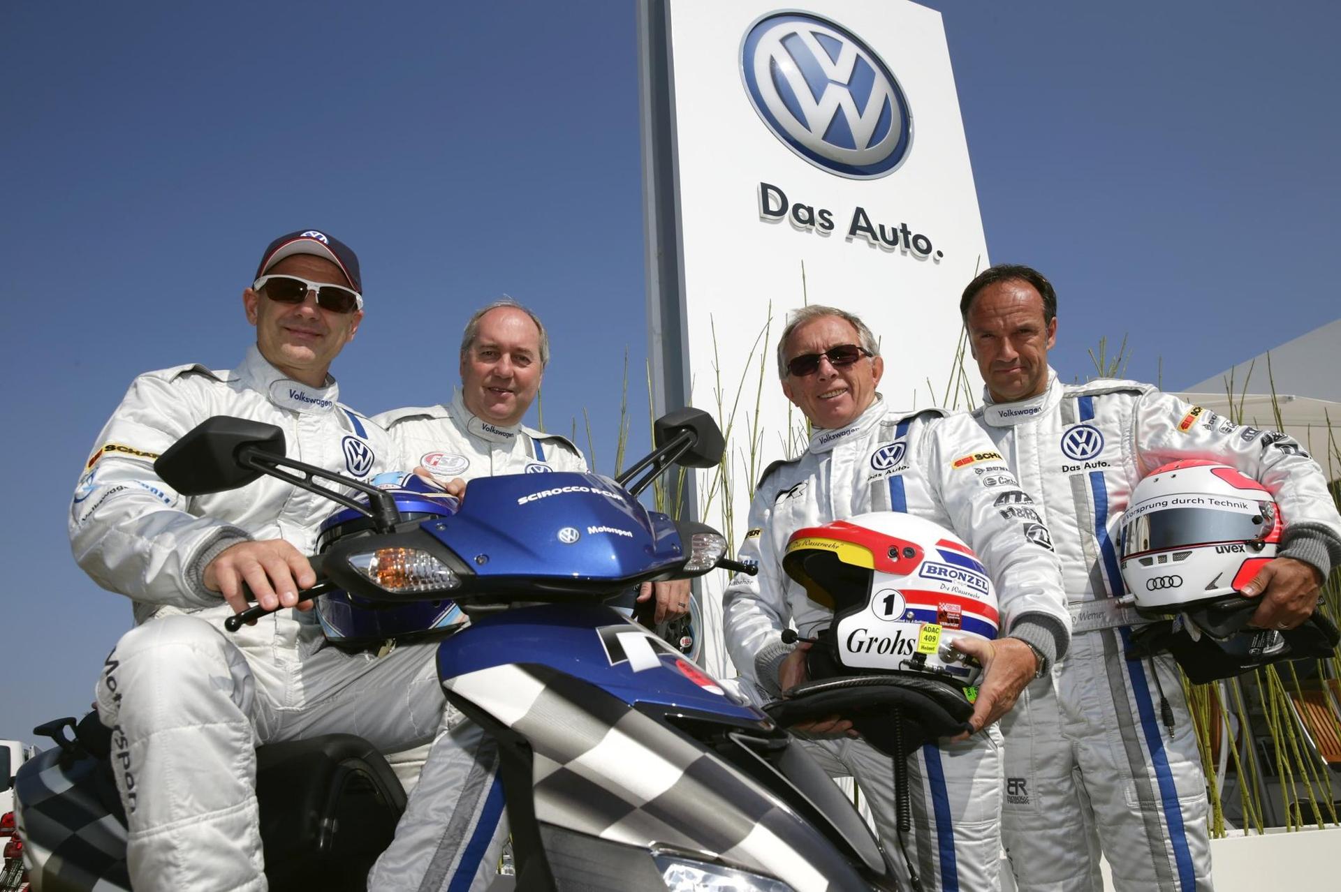 VAN DER LINDE AND GATTING SHINE – BAD LUCK FOR LARINI