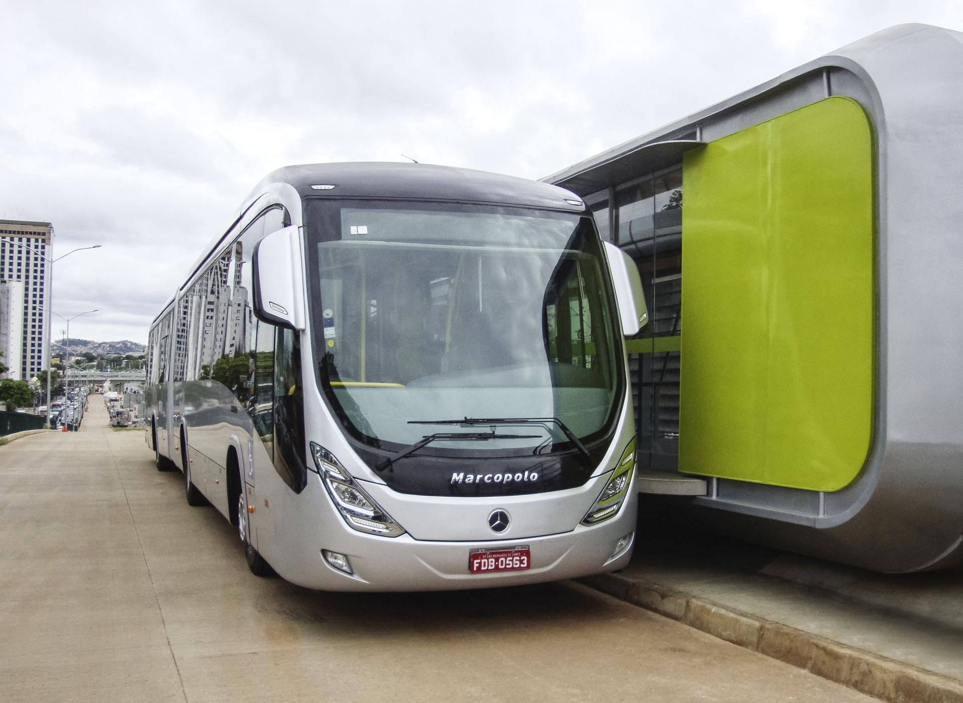 500 Mercedes-Benz Bus Chassis for Express Bus Tracks in Brazil