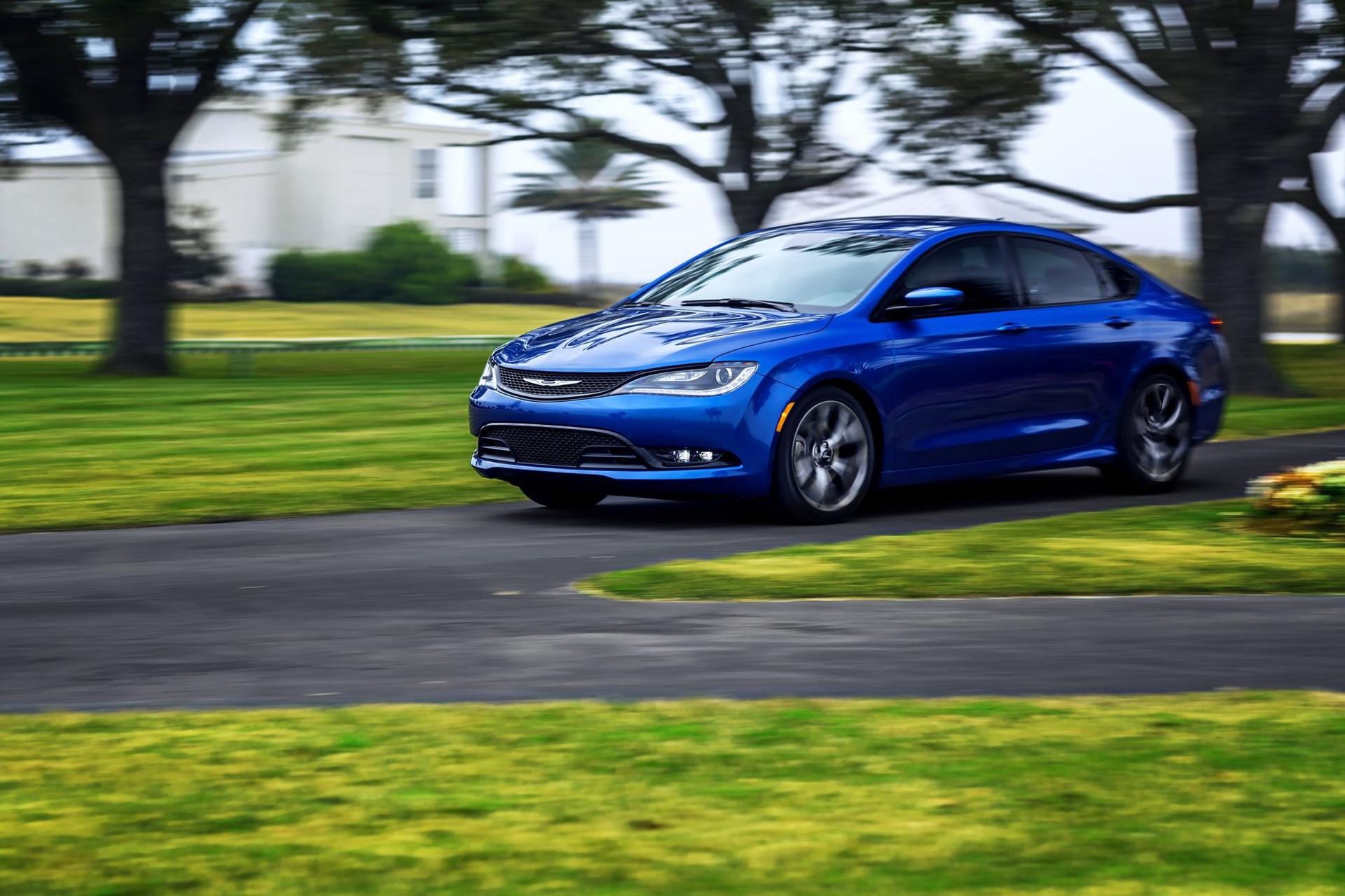 CANADA INTERNATIONAL AUTOSHOW – Chrysler 200