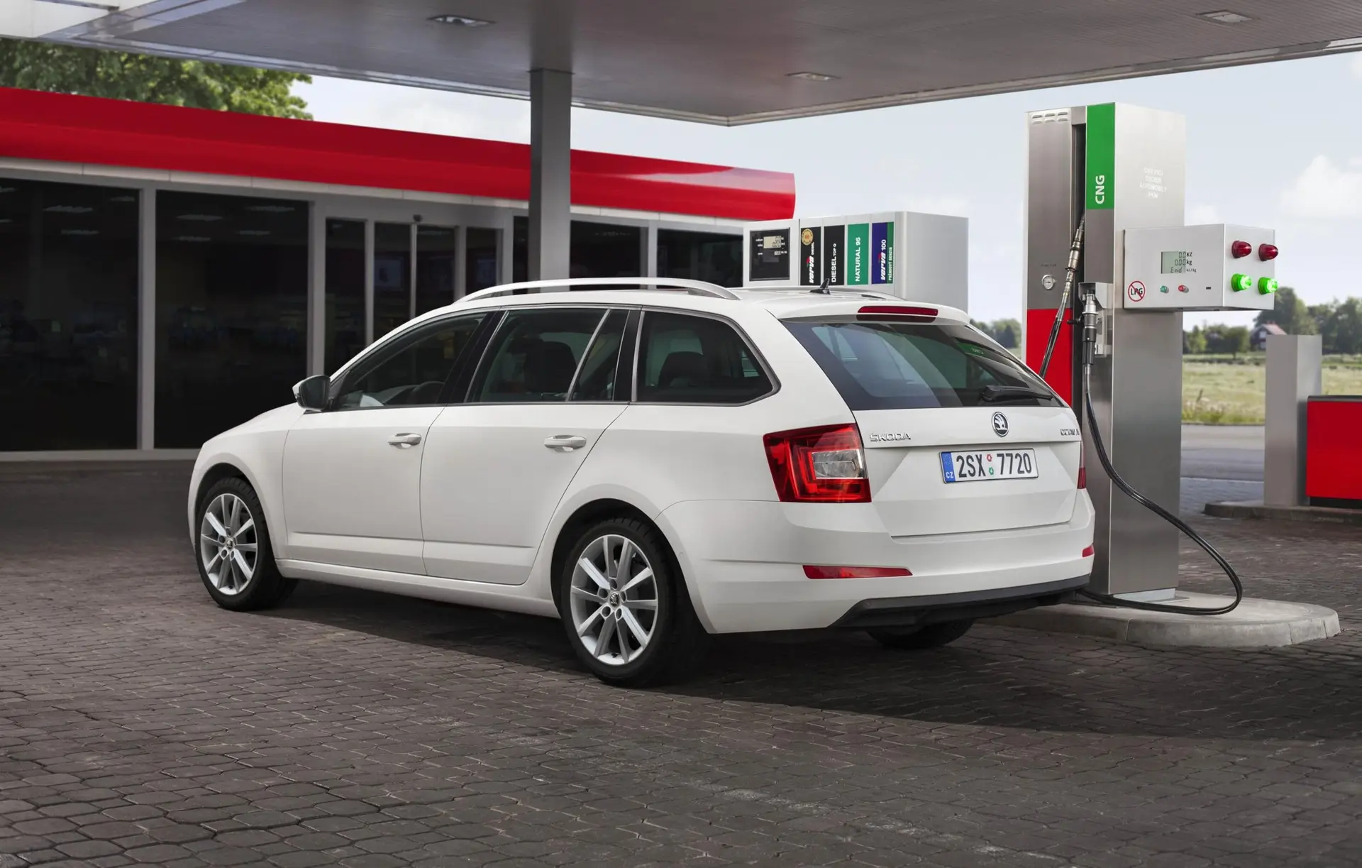 Geneva_2014_Octavia_G-TEC