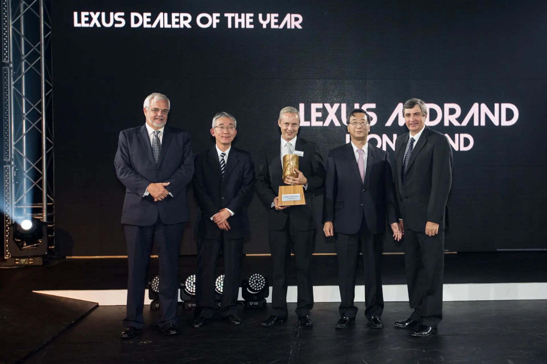 Lexus-Dealership