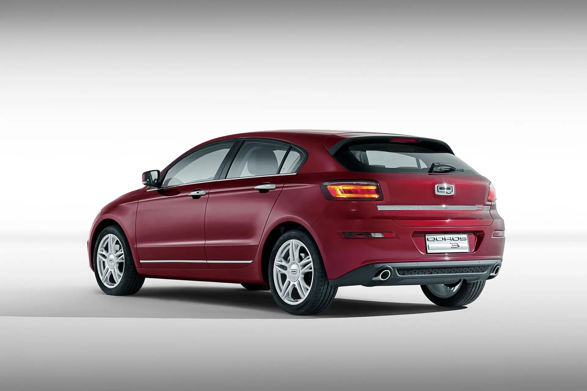 Qoros-3-Hatch